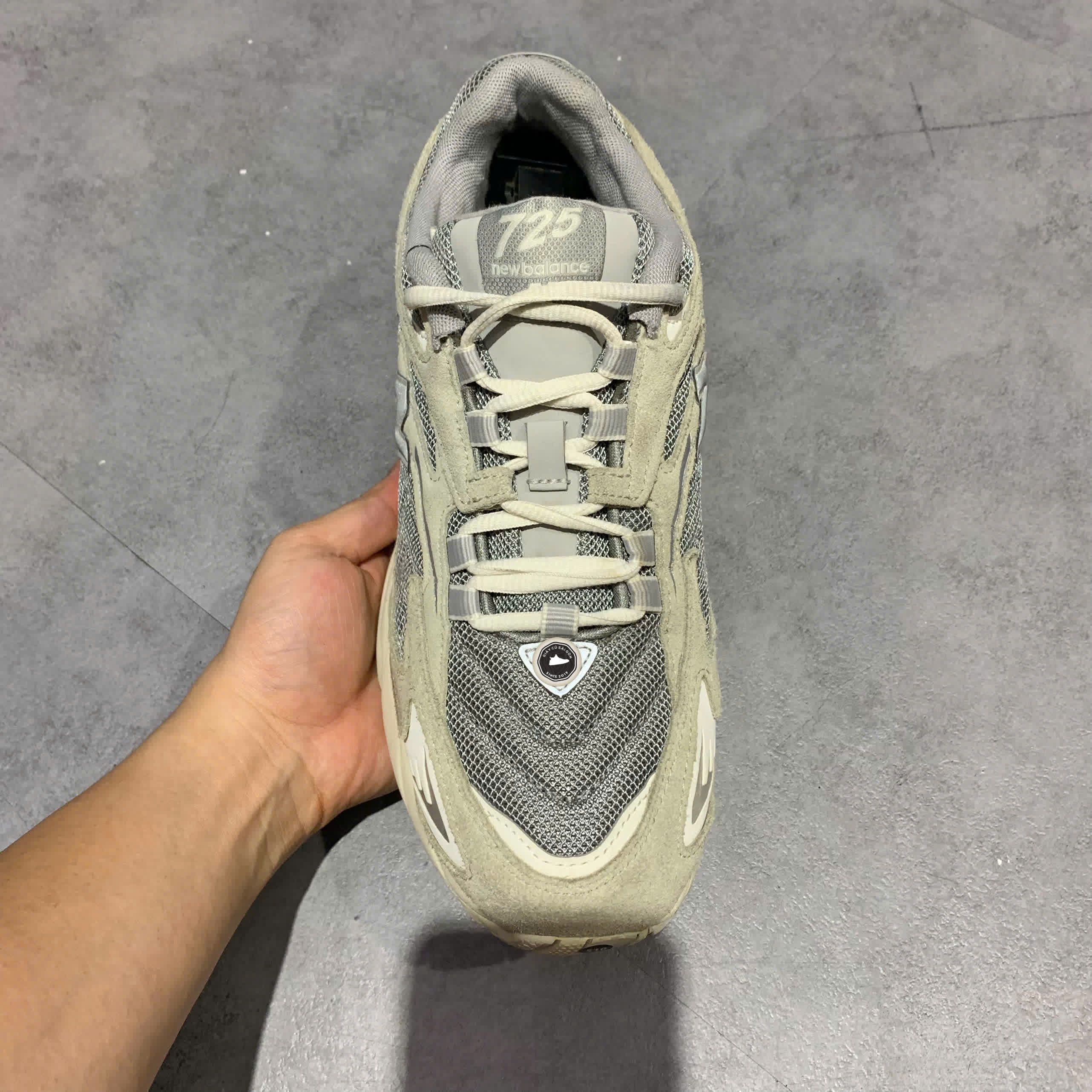 NEW BALANCE 725 'LIGHT GREY' – ML725AA SIZE 42.5 – GIÀY 2HAND CHÍNH HÃNG PVN18683