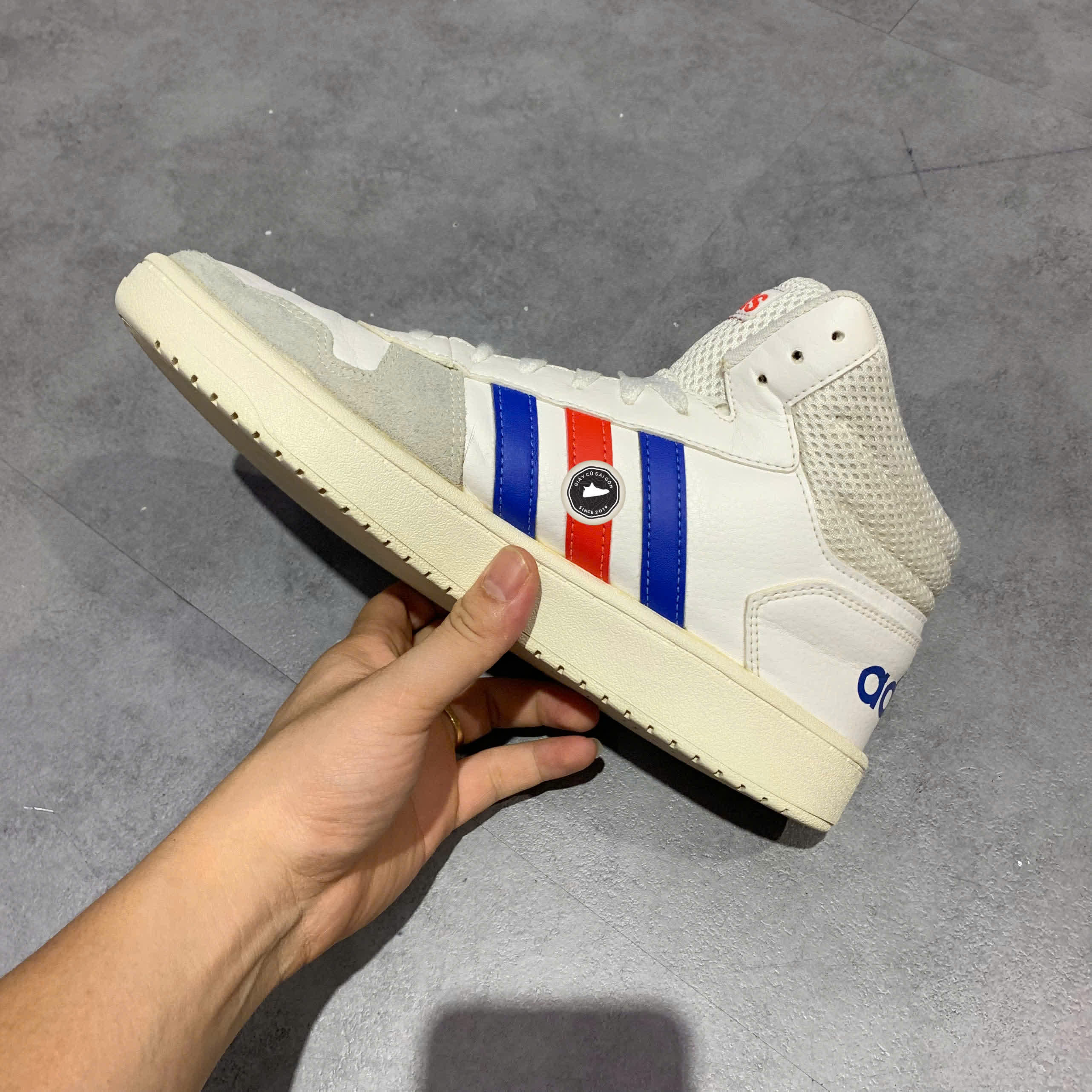 ADIDAS HOOPS 2.0 MID 'WHITE BLUE RED' EE7382 SIZE 42 2/3 GIÀY 2HAND CHÍNH HÃNG