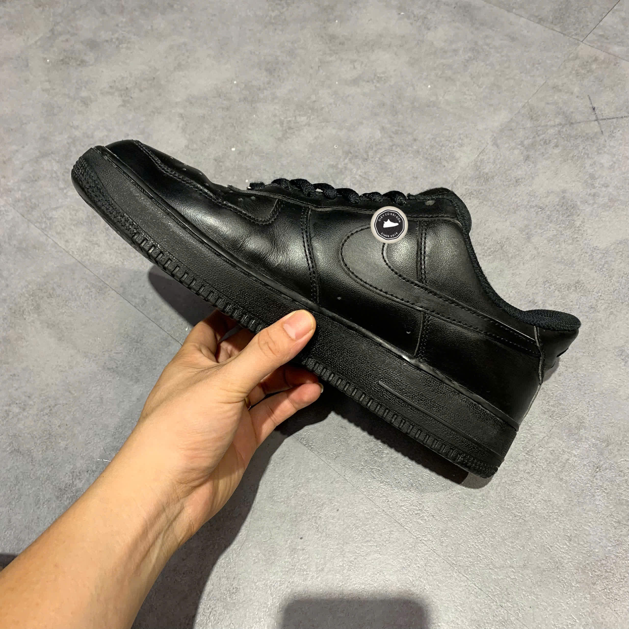 NIKE AIR FORCE 1 '07 'TRIPLE BLACK' CW2288-001 – GIÀY 2HAND
