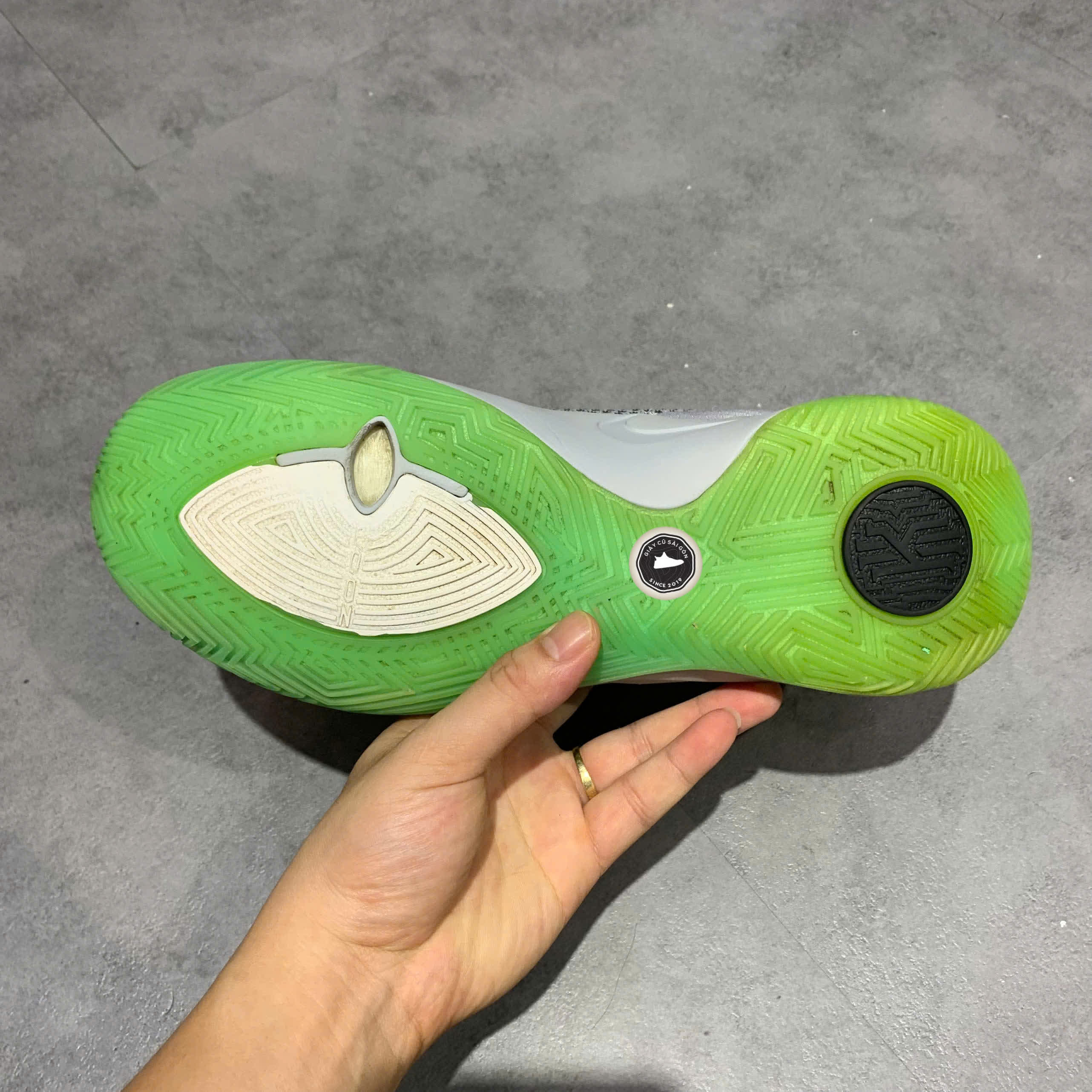 NIKE KYRIE FLYTRAP II 'GREEN GLOW' AO4438-003 – GIÀY 2HAND