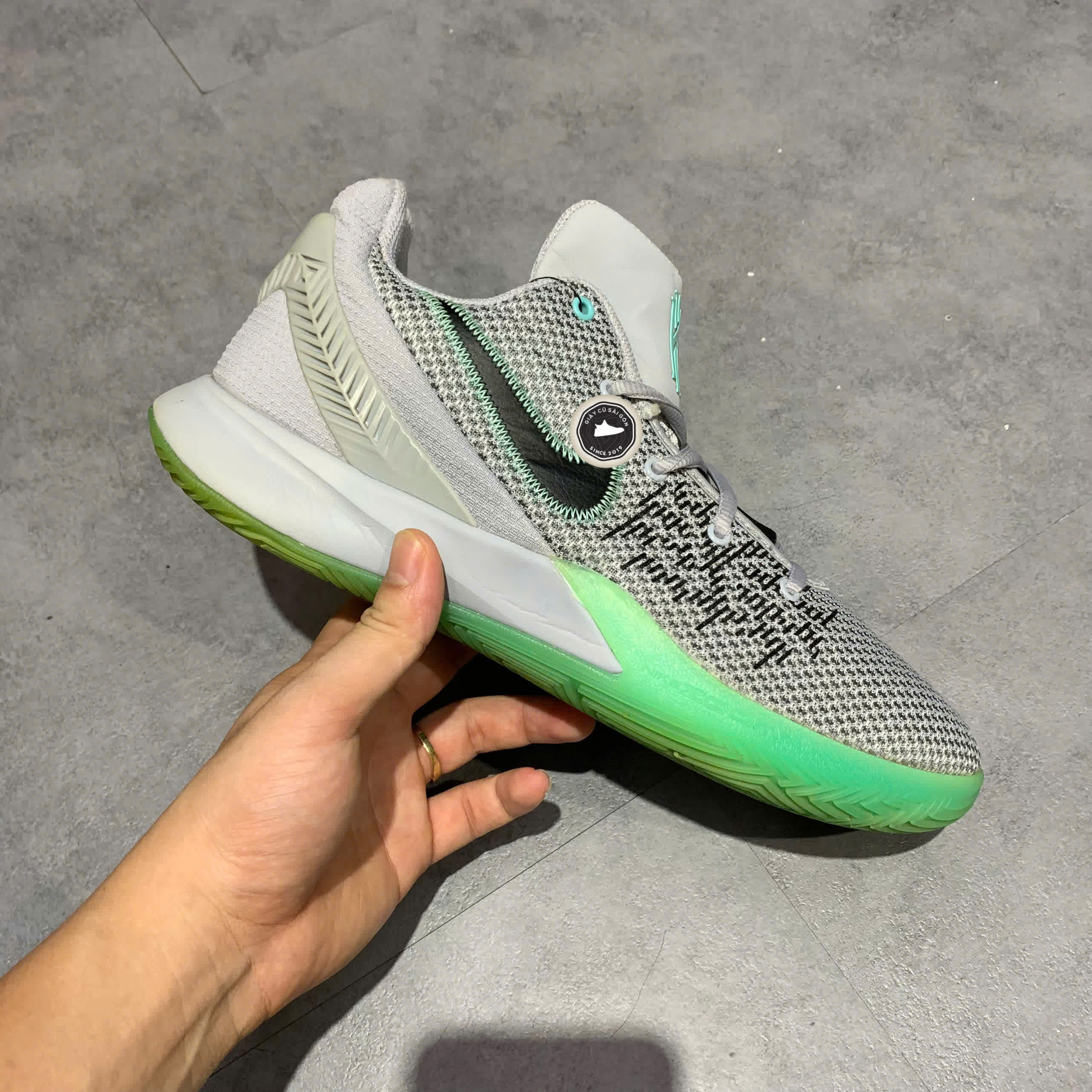 NIKE KYRIE FLYTRAP II 'GREEN GLOW' AO4438-003 – GIÀY 2HAND