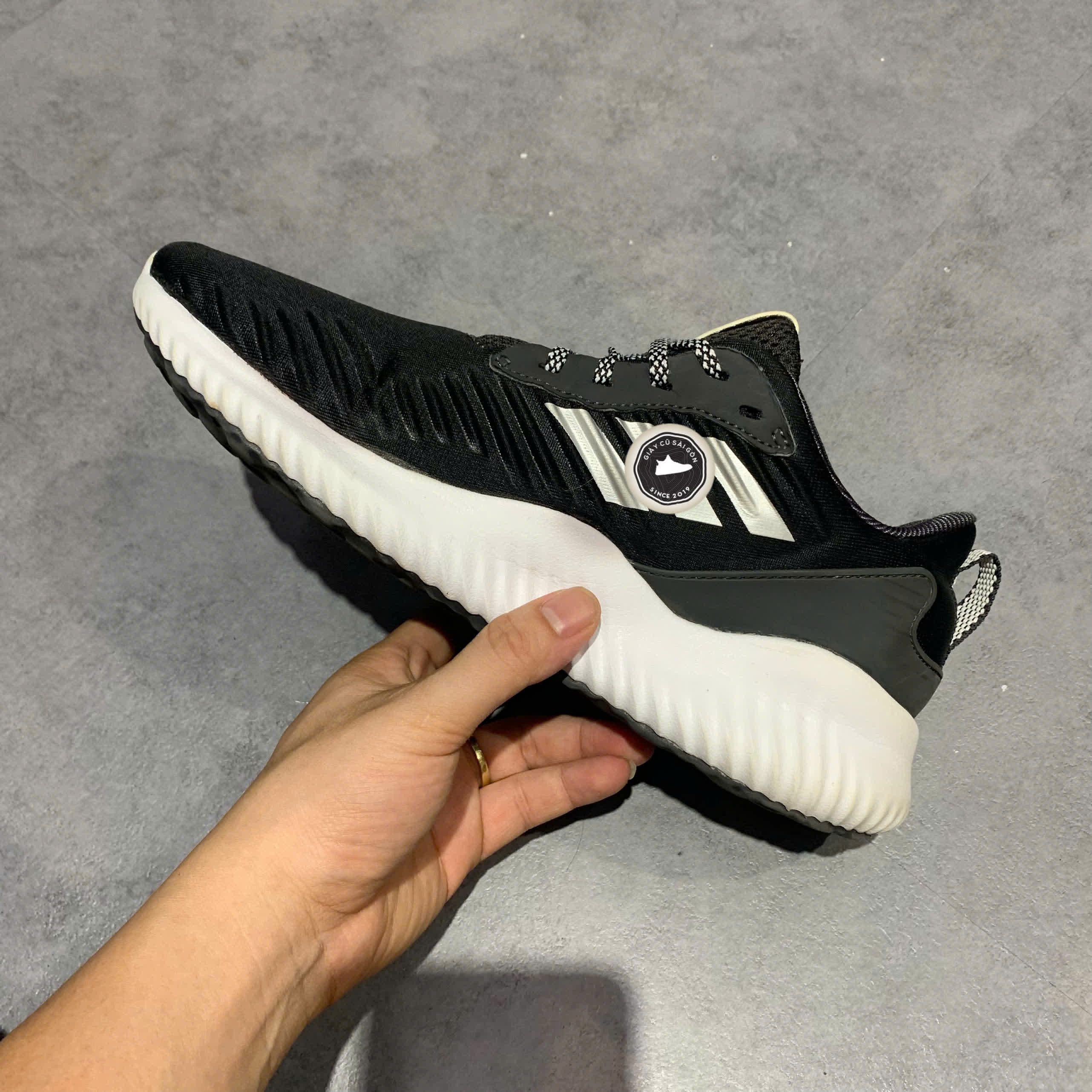 ADIDAS ALPHABOUNCE RC ‘CORE BLACK’ – B42652 SIZE 41 1/3 – GIÀY 2HAND CHÍNH HÃNG