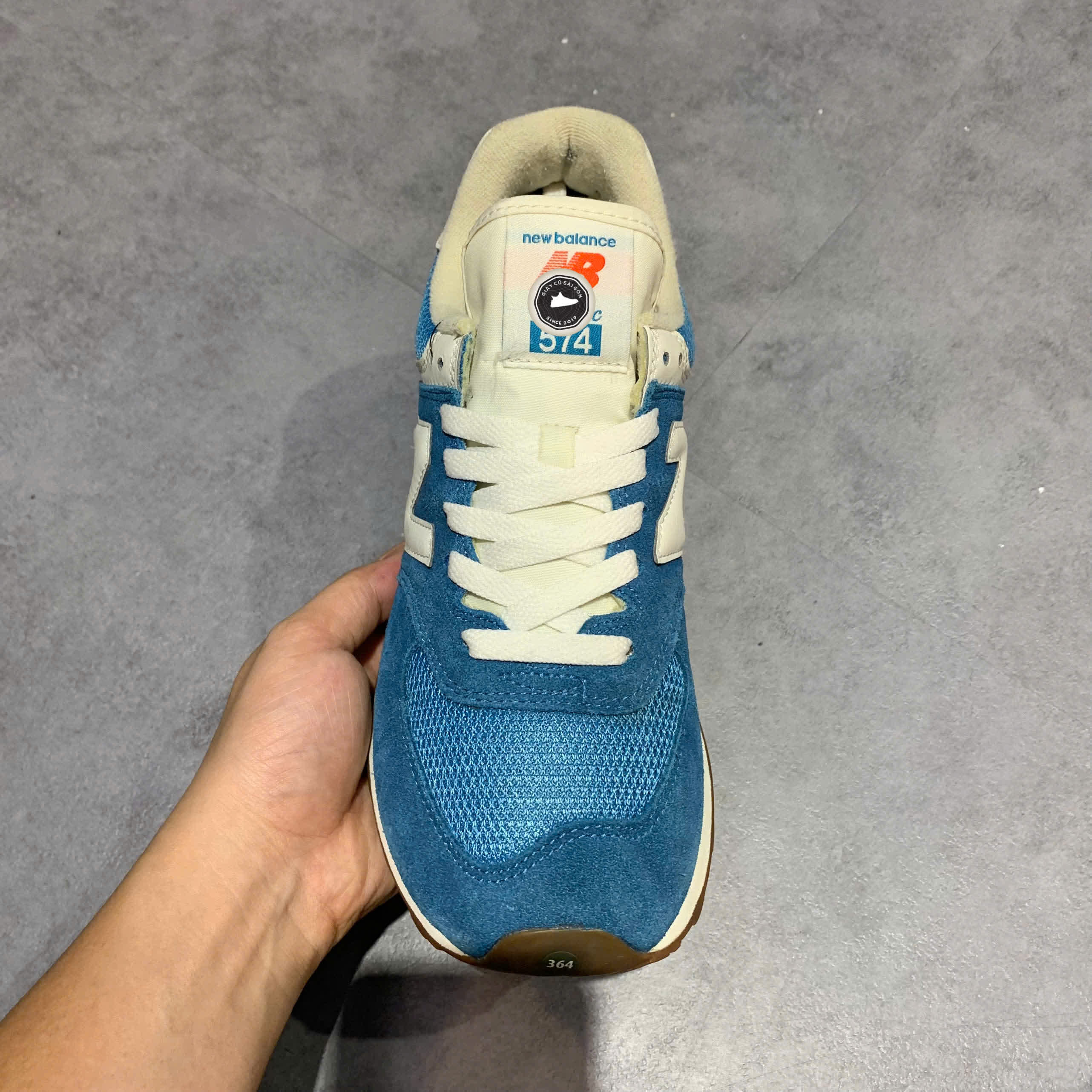 👟 NEW BALANCE 574 'RAINBOW PACK – NATURAL INDIGO' – ML574HC2 SIZE 41.5 GIÀY 2HAND CHÍNH HÃNG