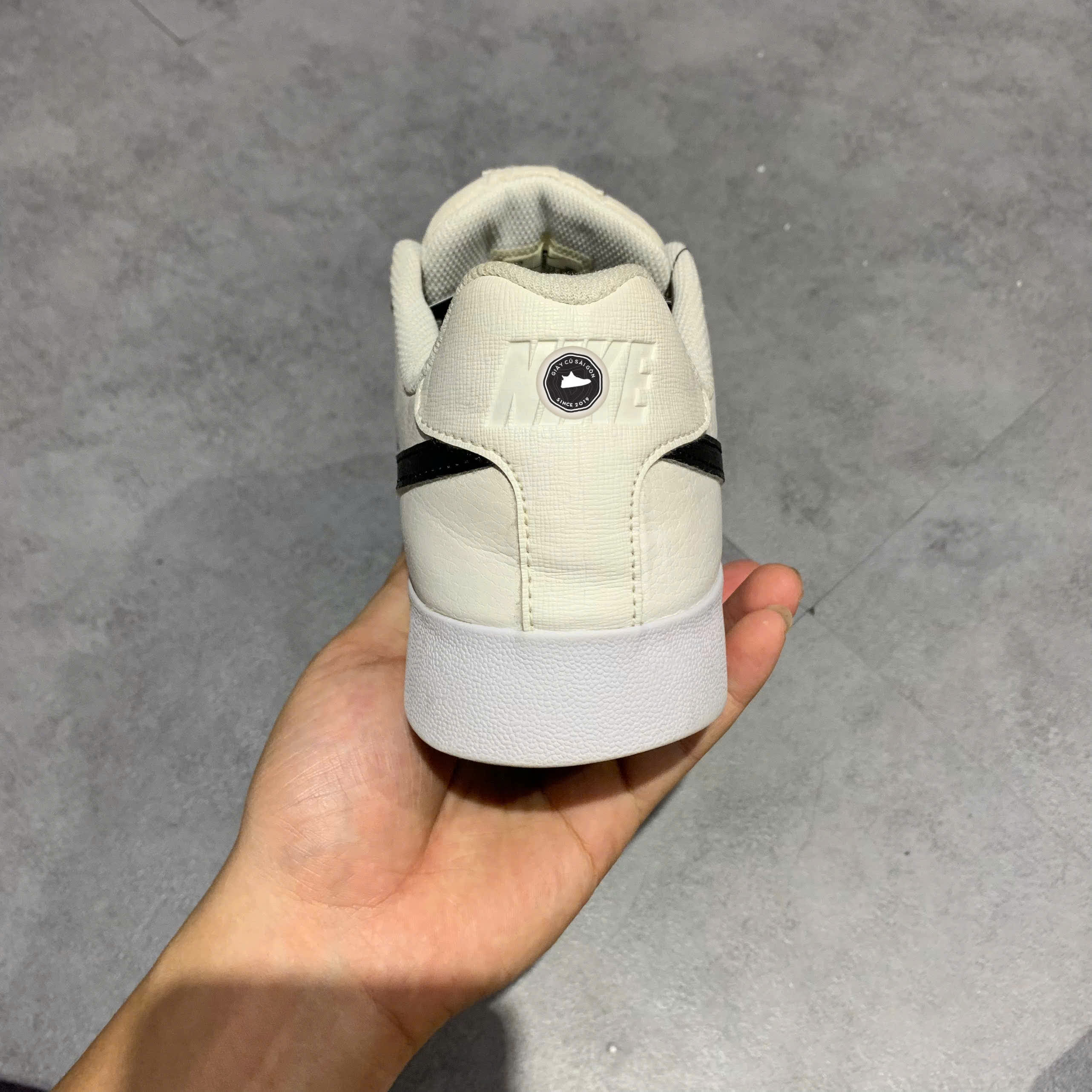 NIKE COURT ROYALE AC 'WHITE BLACK' BQ4222-103 SIZE 42.5 – GIÀY 2HAND CHÍNH HÃNG