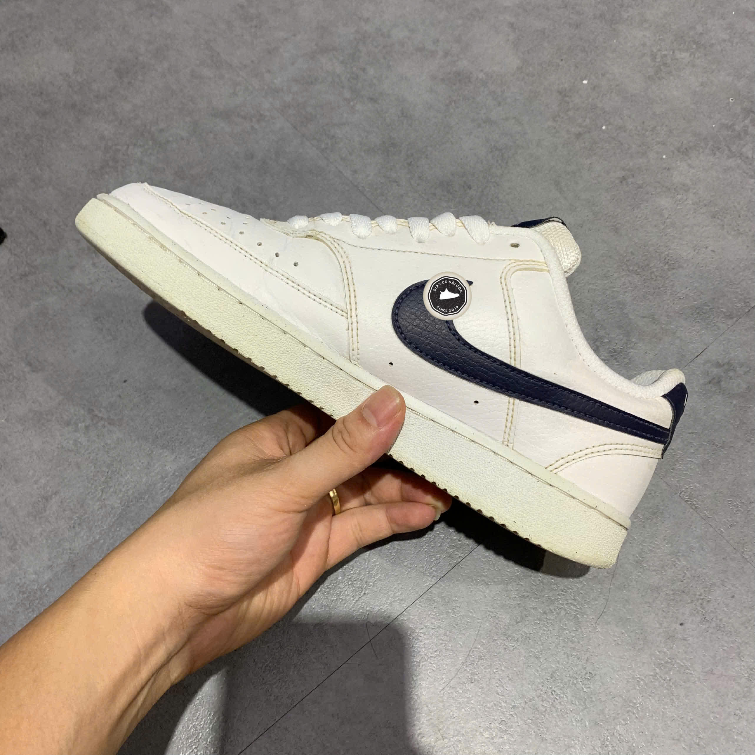 NIKE COURT VISION LOW NEXT NATURE 'WHITE MIDNIGHT NAVY' DH2987-106 SIZE 40 – GIÀY 2HAND CHÍNH HÃNG