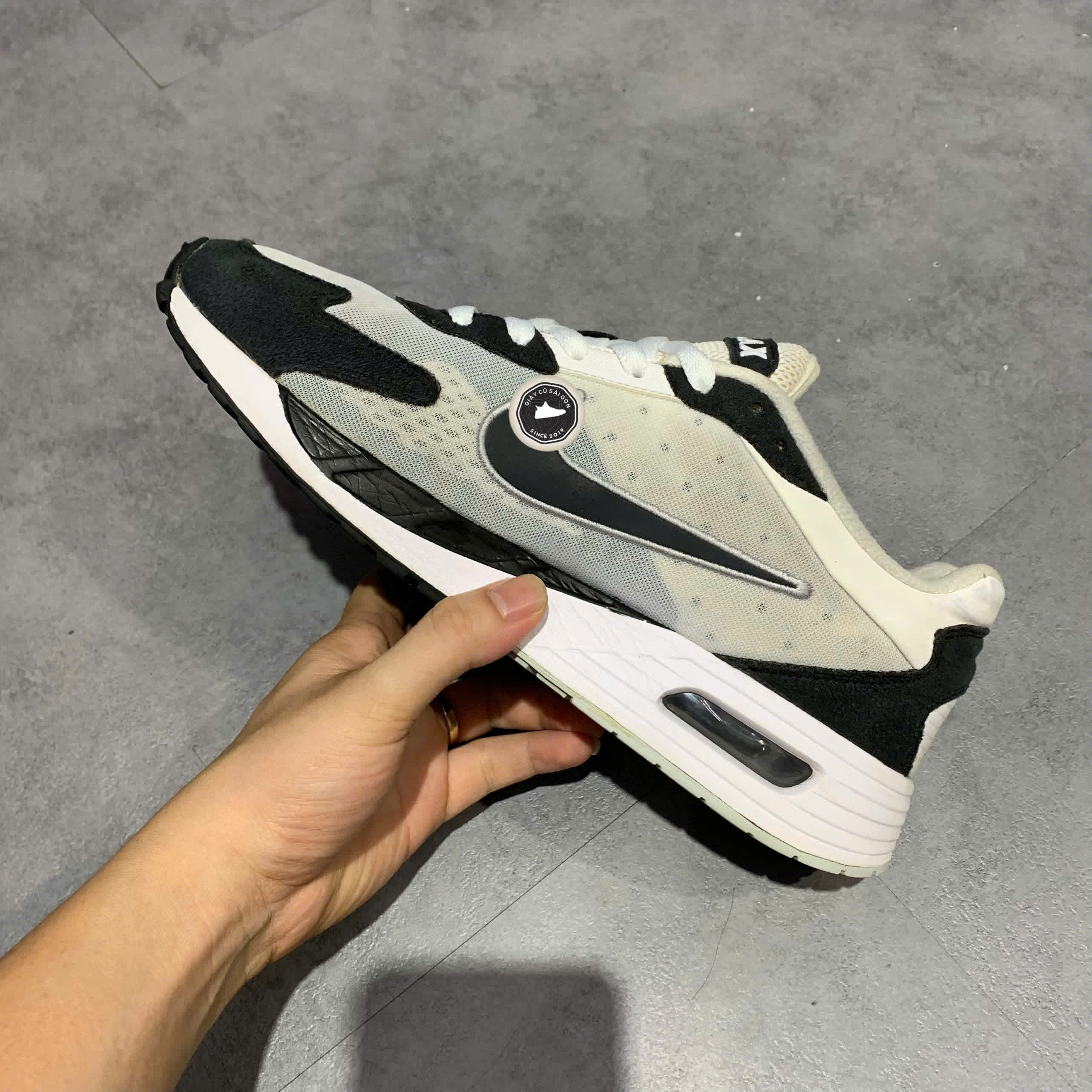 👟 NIKE AIR MAX SOLO DX3666-100 SIZE 42.5 – GIÀY 2HAND CHÍNH HÃNG