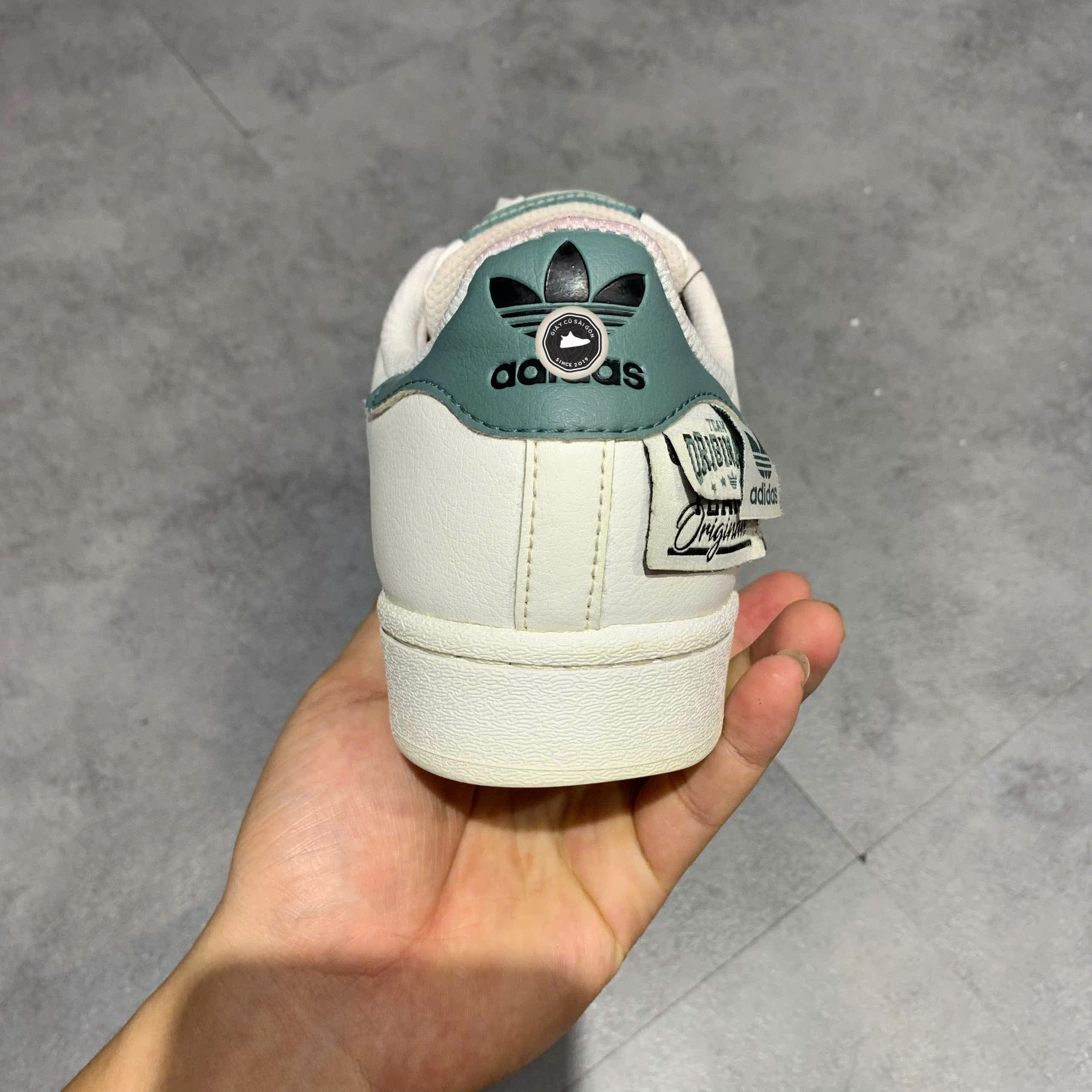 ADIDAS SUPERSTAR 'ORIGINALS LABELS' HQ6455 SIZE 41 1/3 – GIÀY 2HAND CHÍNH HÃNG