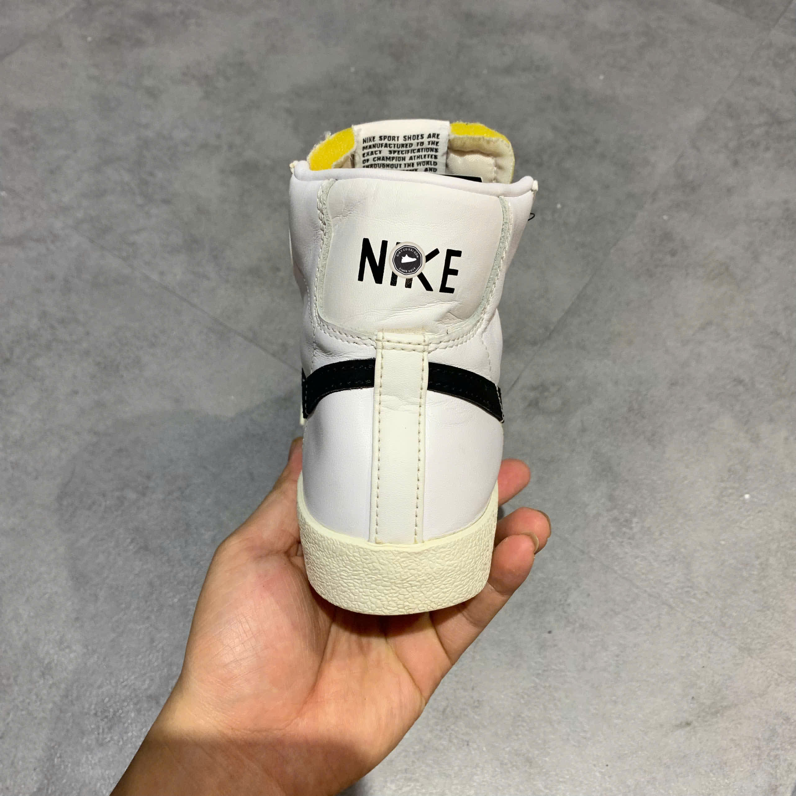 NIKE BLAZER MID '77 VINTAGE WHITE/BLACK CZ1055-100 SIZE 37.5 GIÀY 2HAND CHÍNH HÃNG
