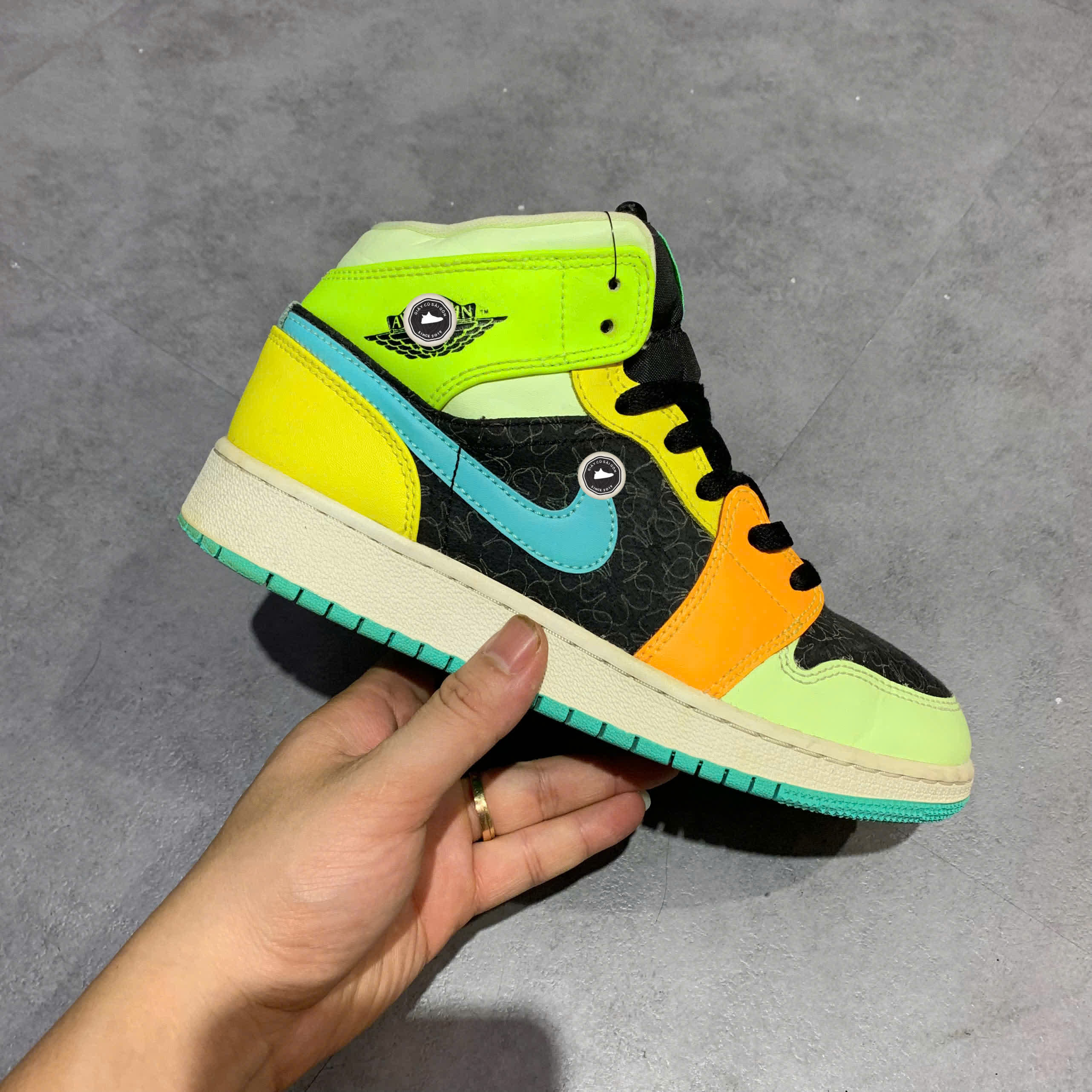 AIR JORDAN 1 MID SE 'AURORA GREEN' BQ6931-037 SIZE 37.5 GIÀY 2HAND CHÍNH HÃNG