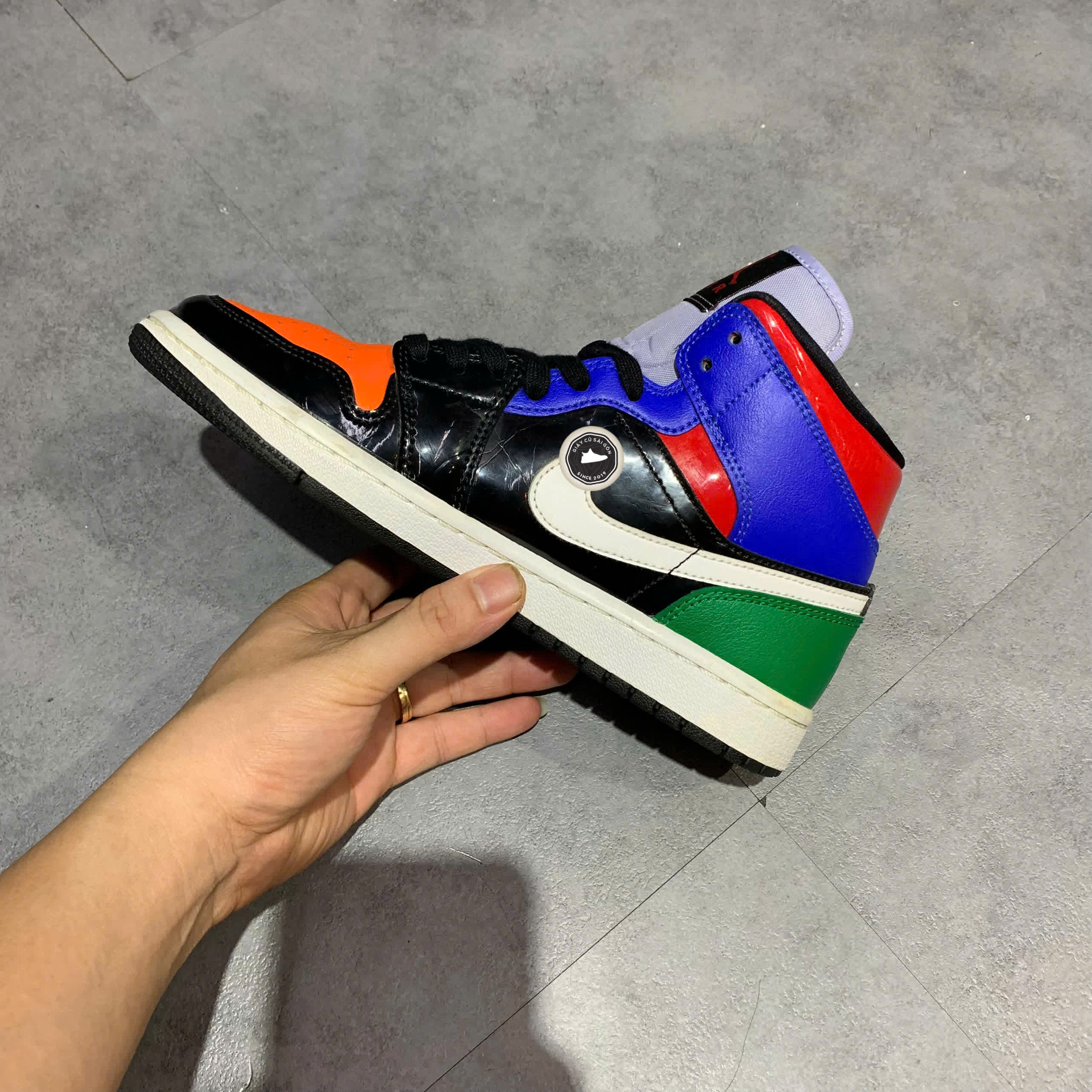 AIR JORDAN 1 MID SE 'MULTI PATENT' CV5276-001 SIZE 38 – GIÀY 2HAND CHÍNH HÃNG