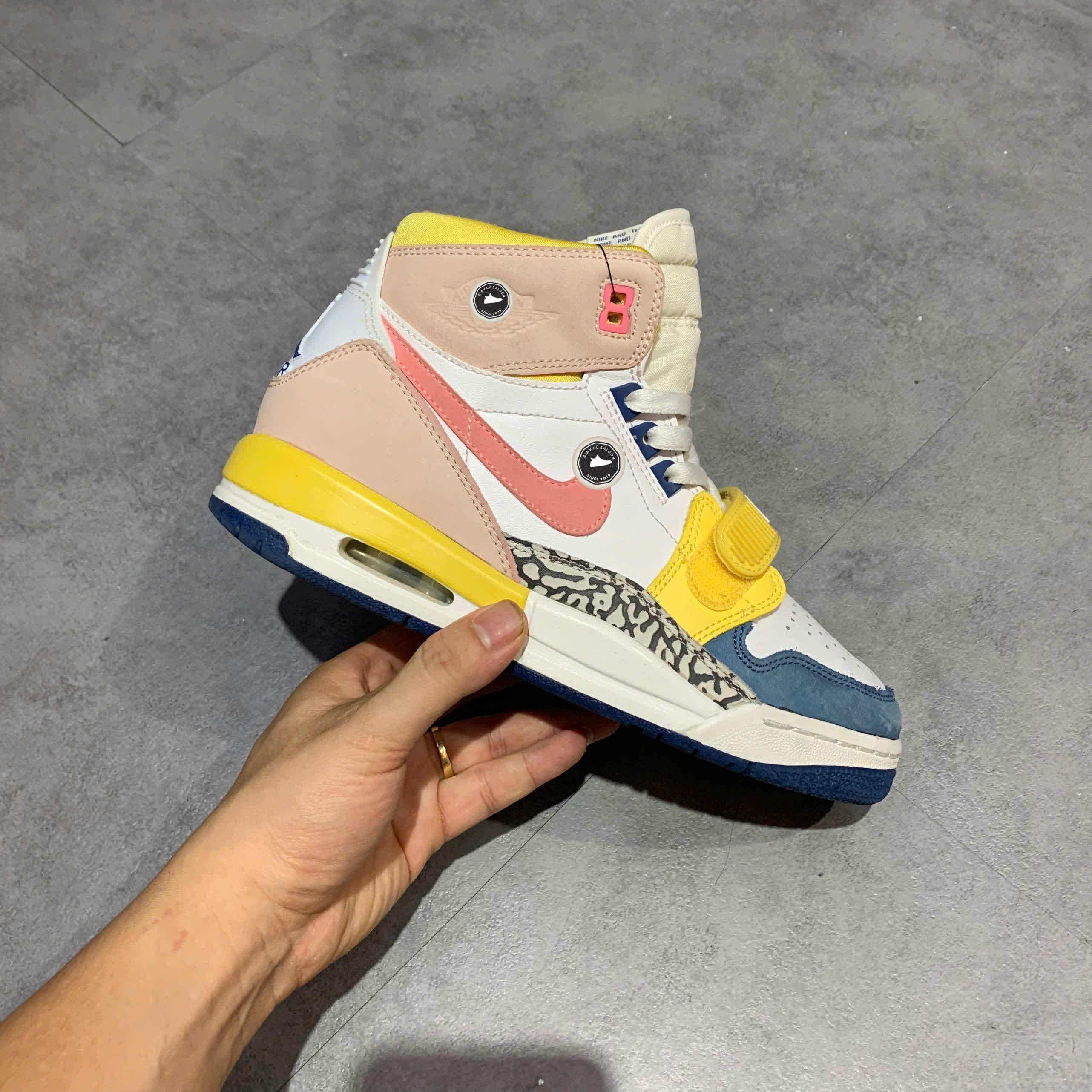 AIR JORDAN LEGACY 312 GS 'WHITE CORAL FRENCH BLUE' FD9909-161 SIZE 38 GIÀY 2HAND CHÍNH HÃNG