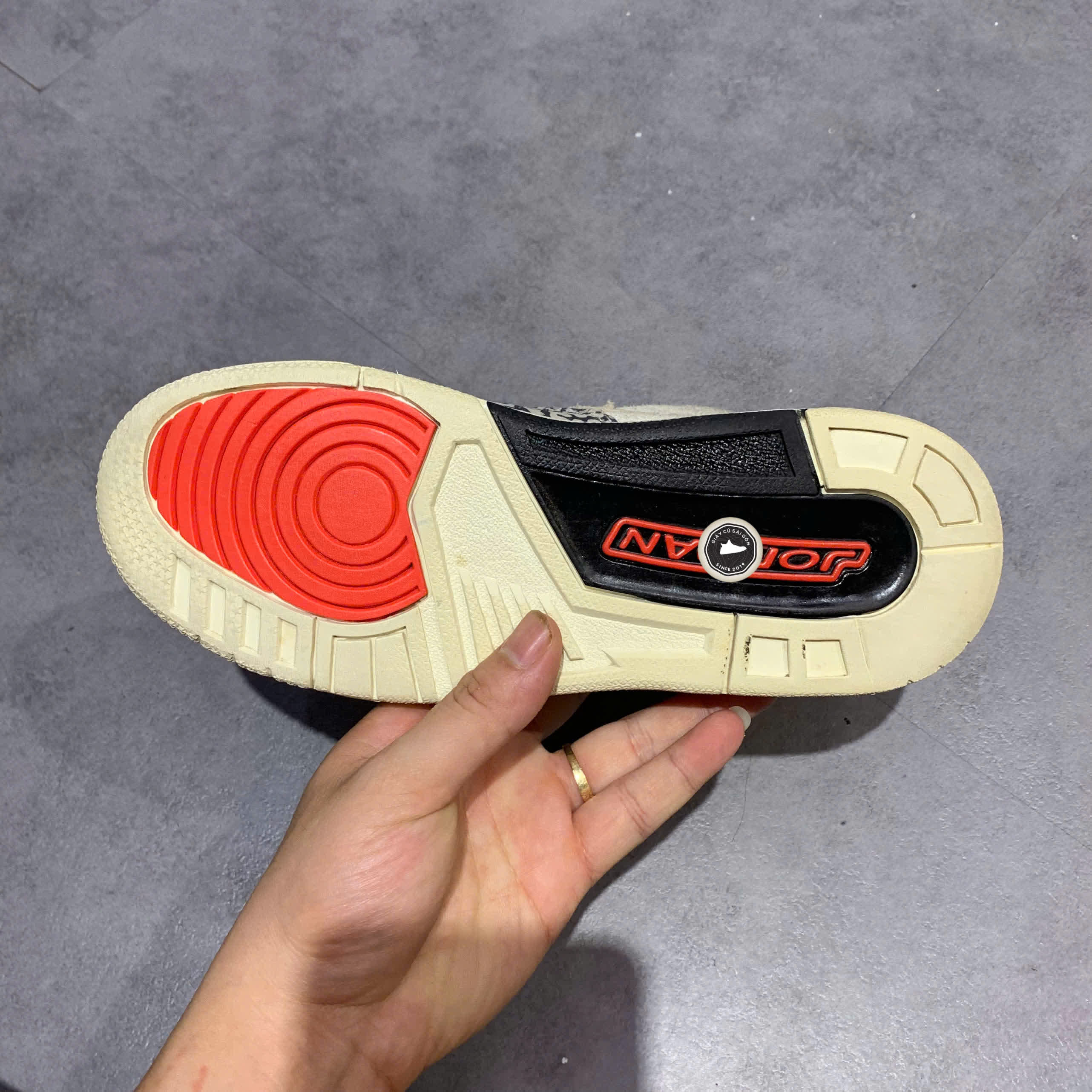 NIKE AIR JORDAN 1 RETRO HIGH OG “ORIGIN STORY” - AT4040 126 SIZE 36.5 GIÀY 2HAND CHÍNH HÃNG