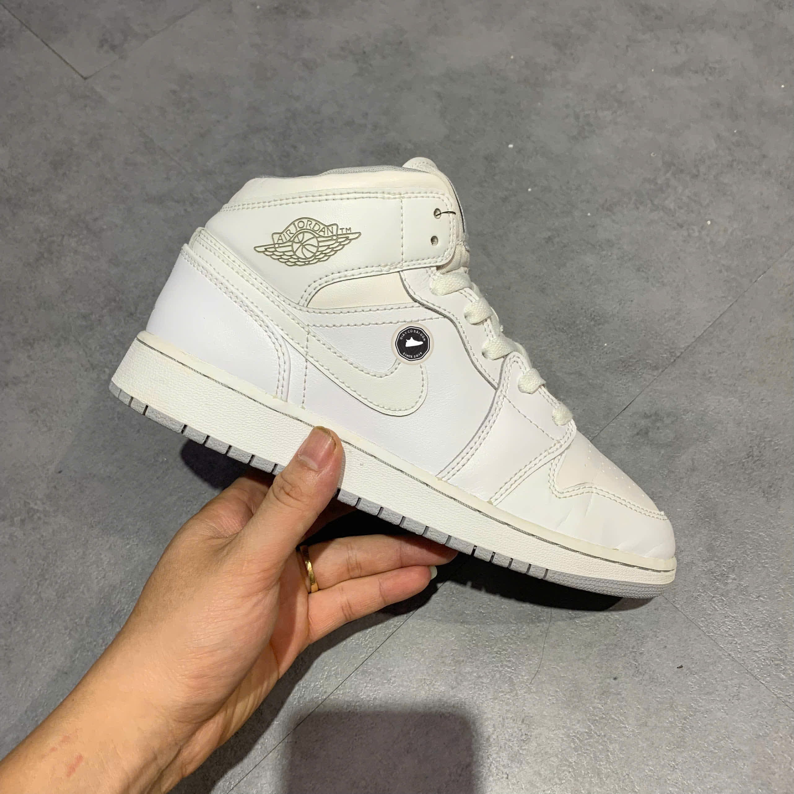 NIKE AIR JORDAN 1 MID GS “ALL WHITE” - 554725 112 SIZE 38.5 GIÀY 2HAND CHÍNH HÃNG