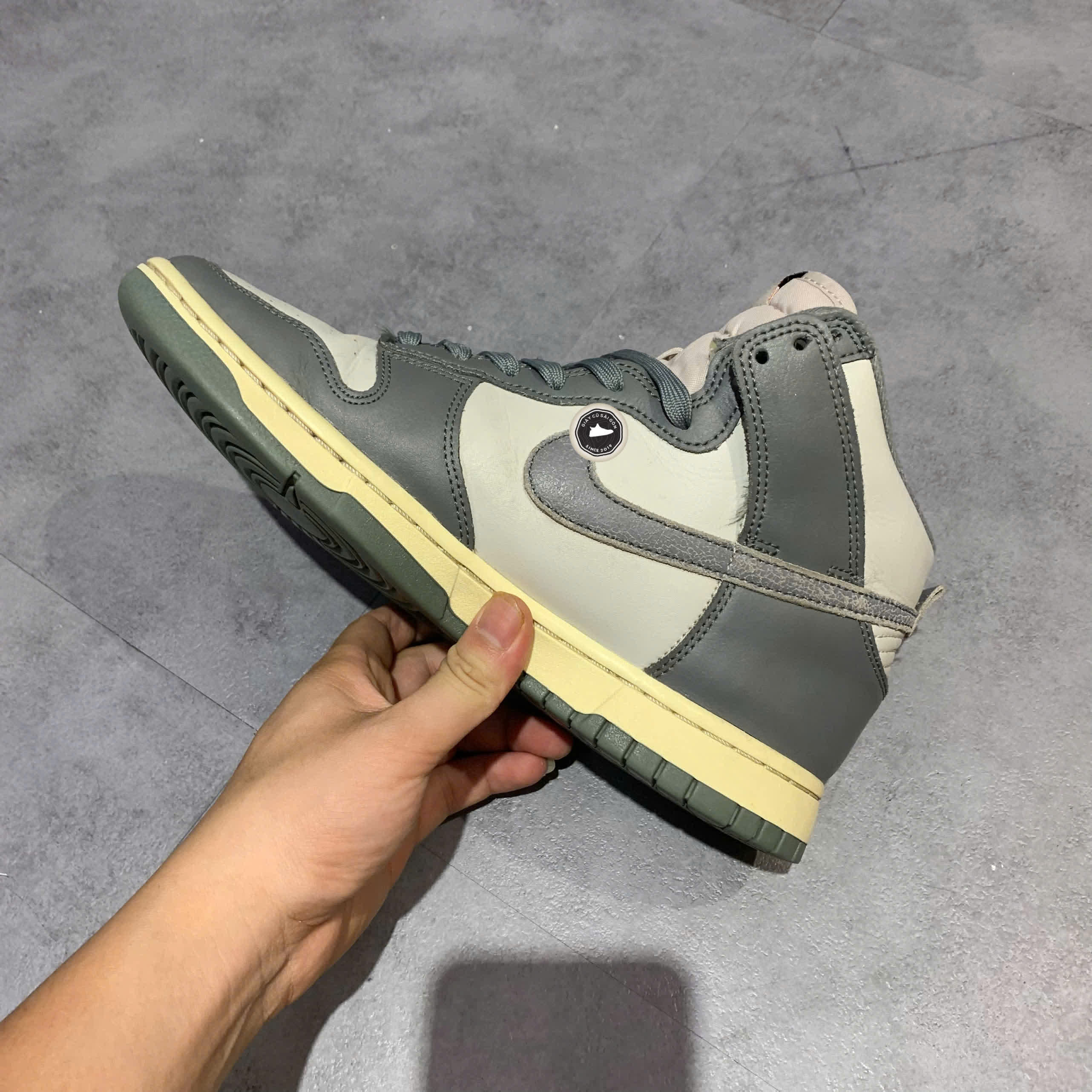 NIKE DUNK HIGH SE 'LIGHT BONE' DM0582-001 SIZE 42 GIÀY 2HAND CHÍNH HÃNG