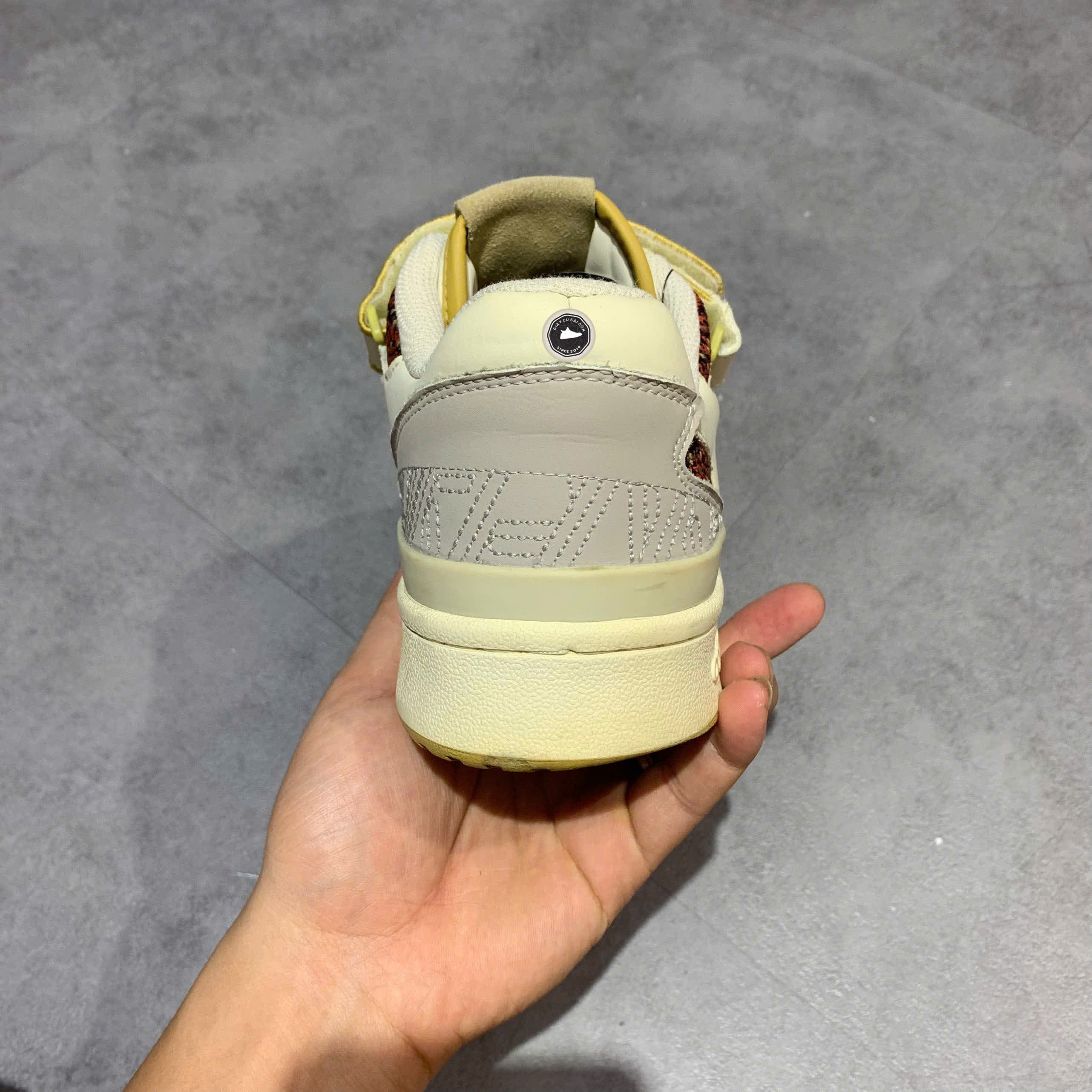ADIDAS ORIGINALS FORUM LOW 'WHITE' HQ4604 SIZE 42 GIÀY 2HAND CHÍNH HÃNG