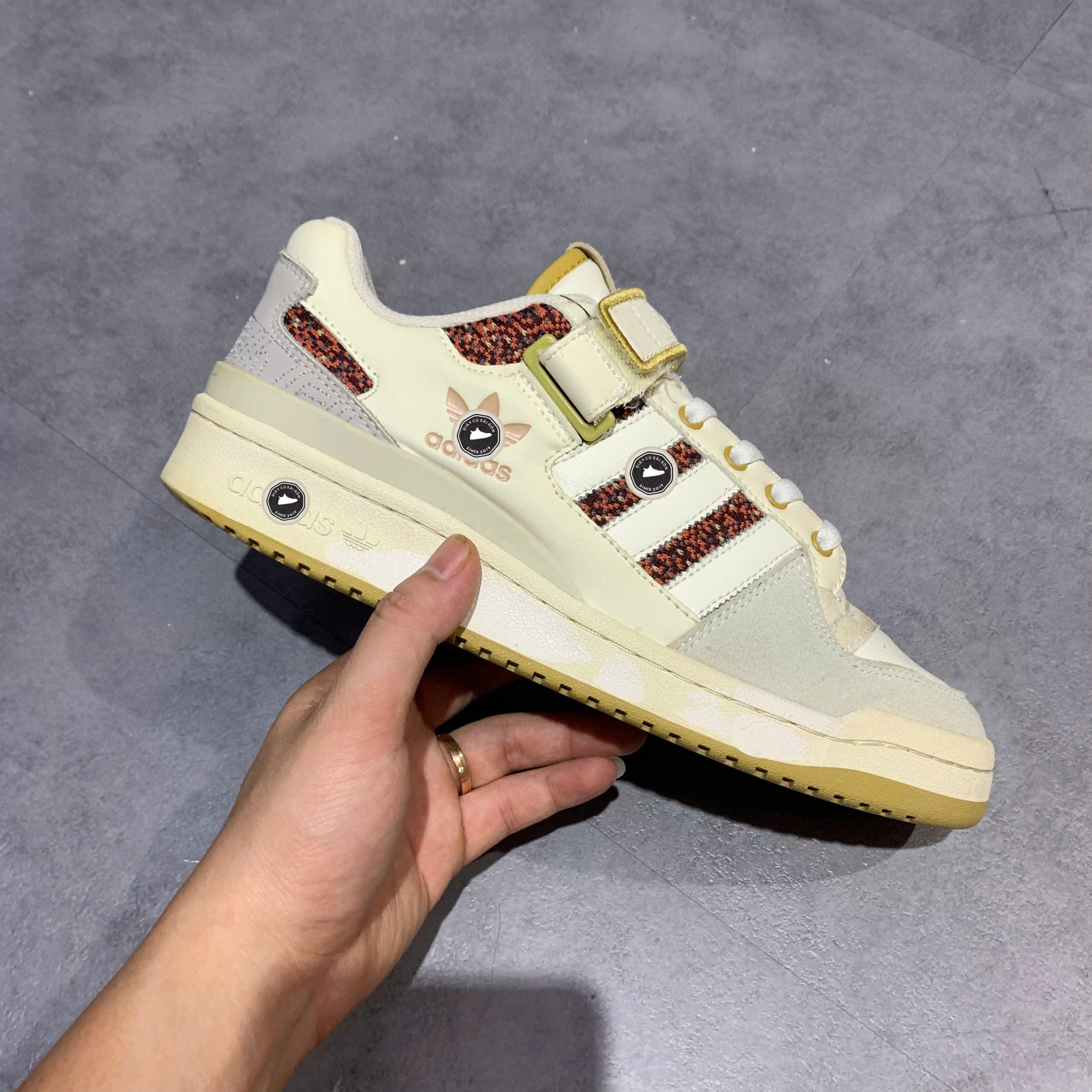 ADIDAS ORIGINALS FORUM LOW 'WHITE' HQ4604 SIZE 42 GIÀY 2HAND CHÍNH HÃNG