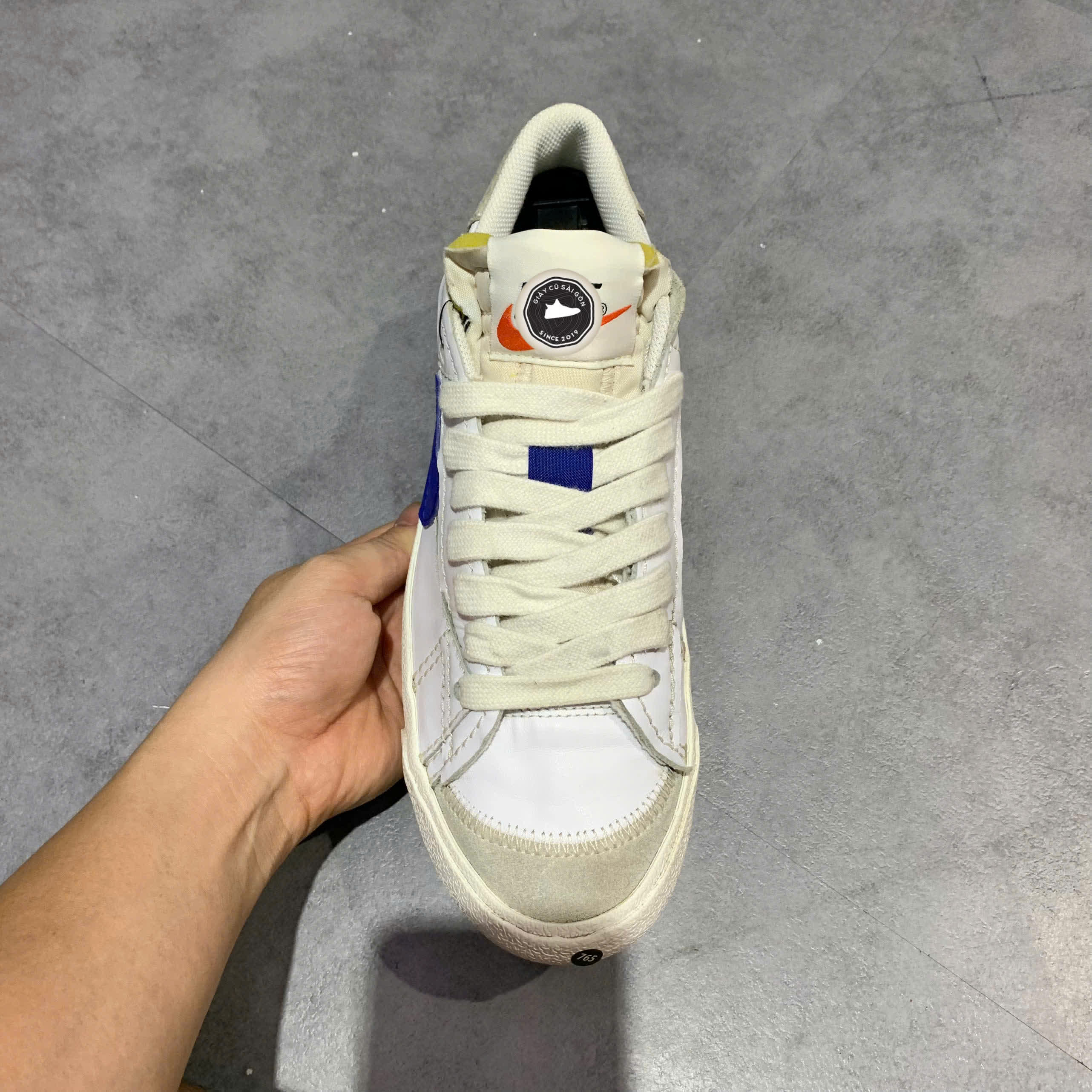 NIKE BLAZER LOW 77 JUMBO WHITE OLD ROYAL – DQ8768 100 SIZE 43 GIÀY 2HAND CHÍNH HÃNG