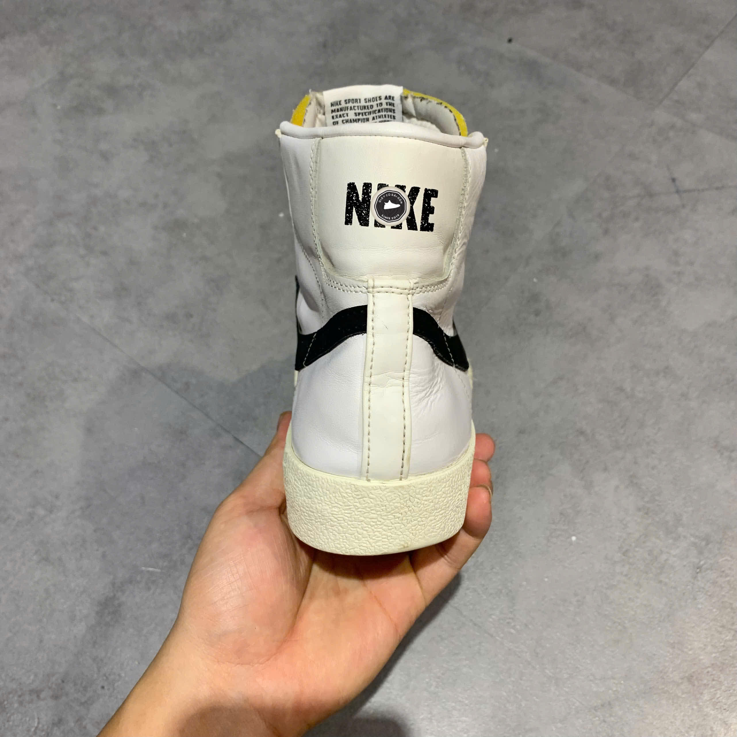 NIKE BLAZER MID '77 VINTAGE 'WHITE/BLACK' BQ6806-100 SIZE 43 GIÀY 2HAND CHÍNH HÃNG
