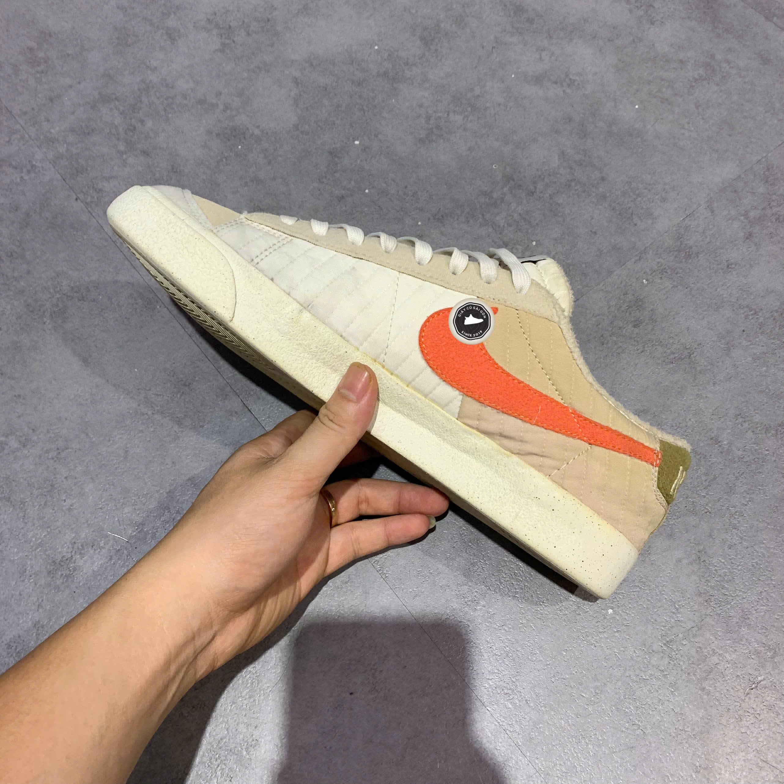 NIKE BLAZER 77 LOW PREMIUM SAIL BROWN KELP ORANGE DD8026 100 SIZE 43 GIÀY 2HAND CHÍNH HÃNG