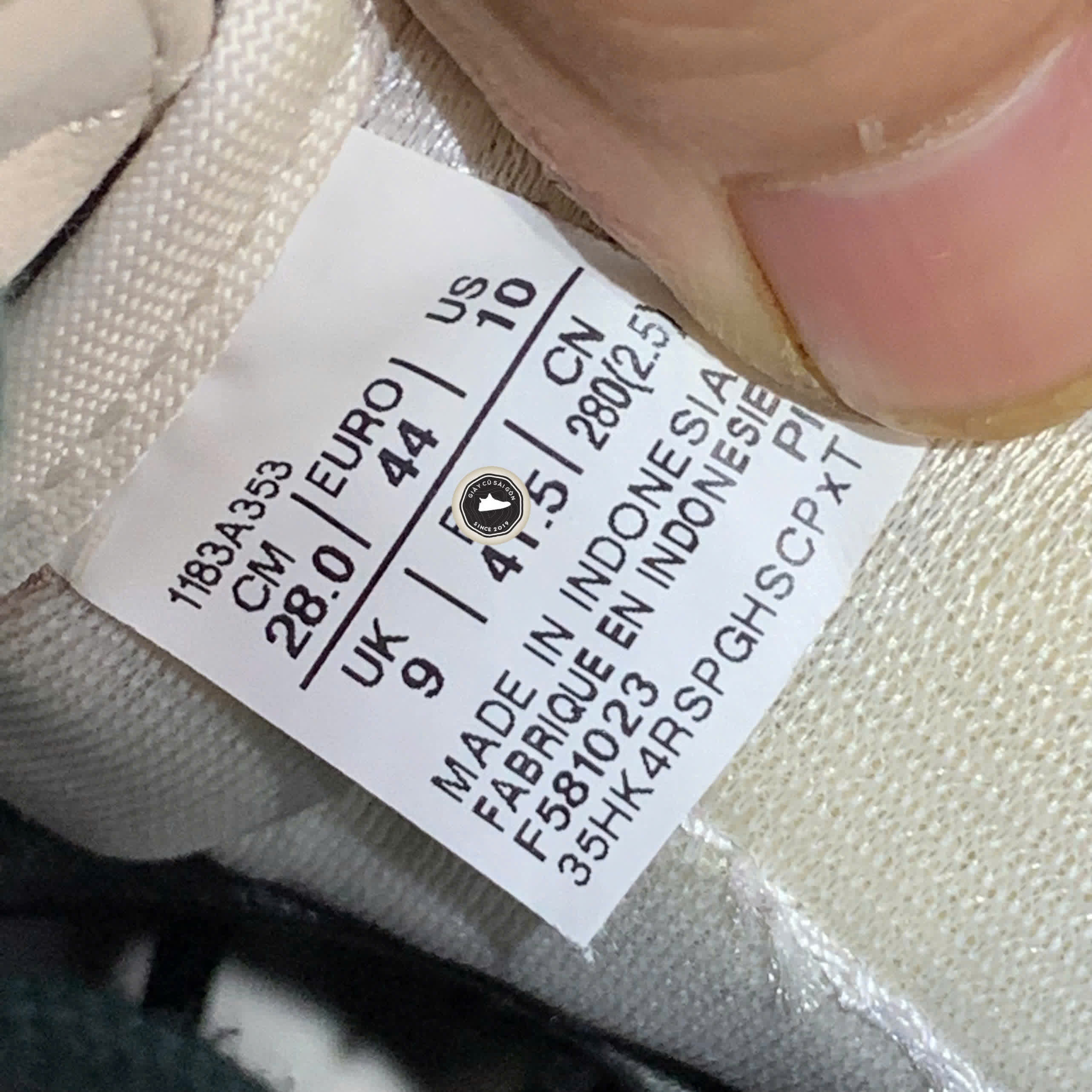 ONITSUKA TIGER GSM WHITE PEACOAT – 1183A353 SIZE 44 GIÀY 2HAND CHÍNH HÃNG