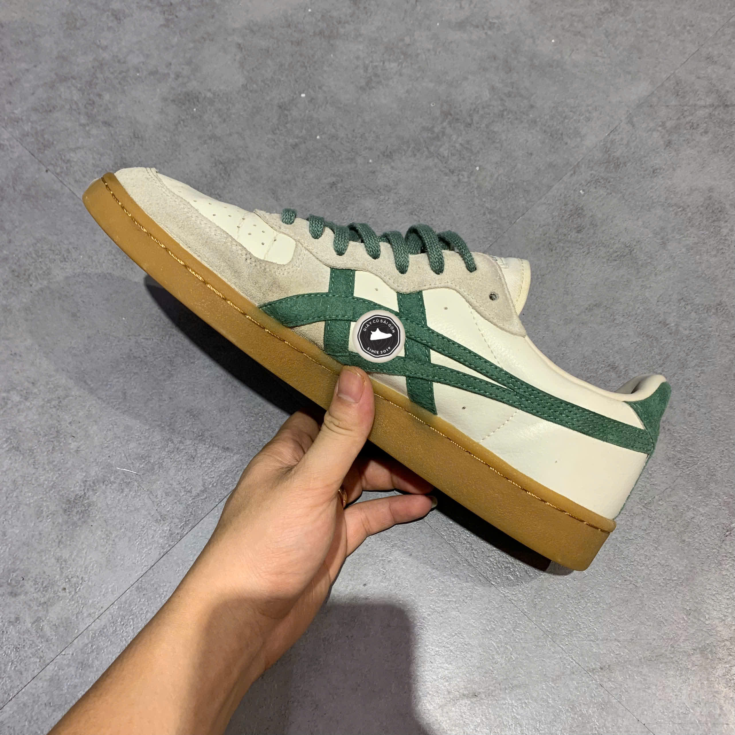 ONITSUKA TIGER GSM WHITE PEACOAT – 1183A353 SIZE 44 GIÀY 2HAND CHÍNH HÃNG