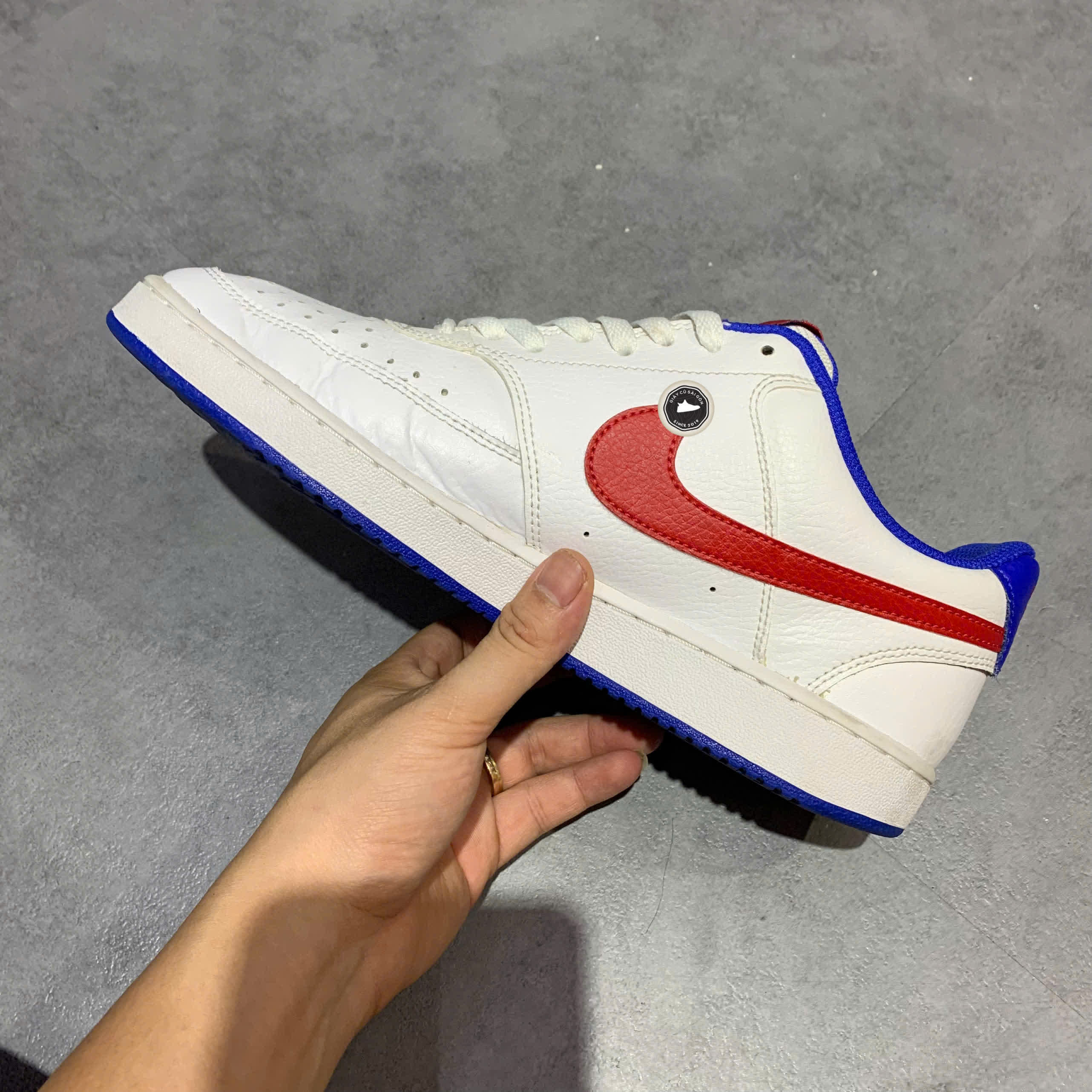 NIKE COURT VISION LOW 'WHITE UNIVERSITY RED' DB5945-161 SIZE 43 – GIÀY 2HAND CHÍNH HÃNG