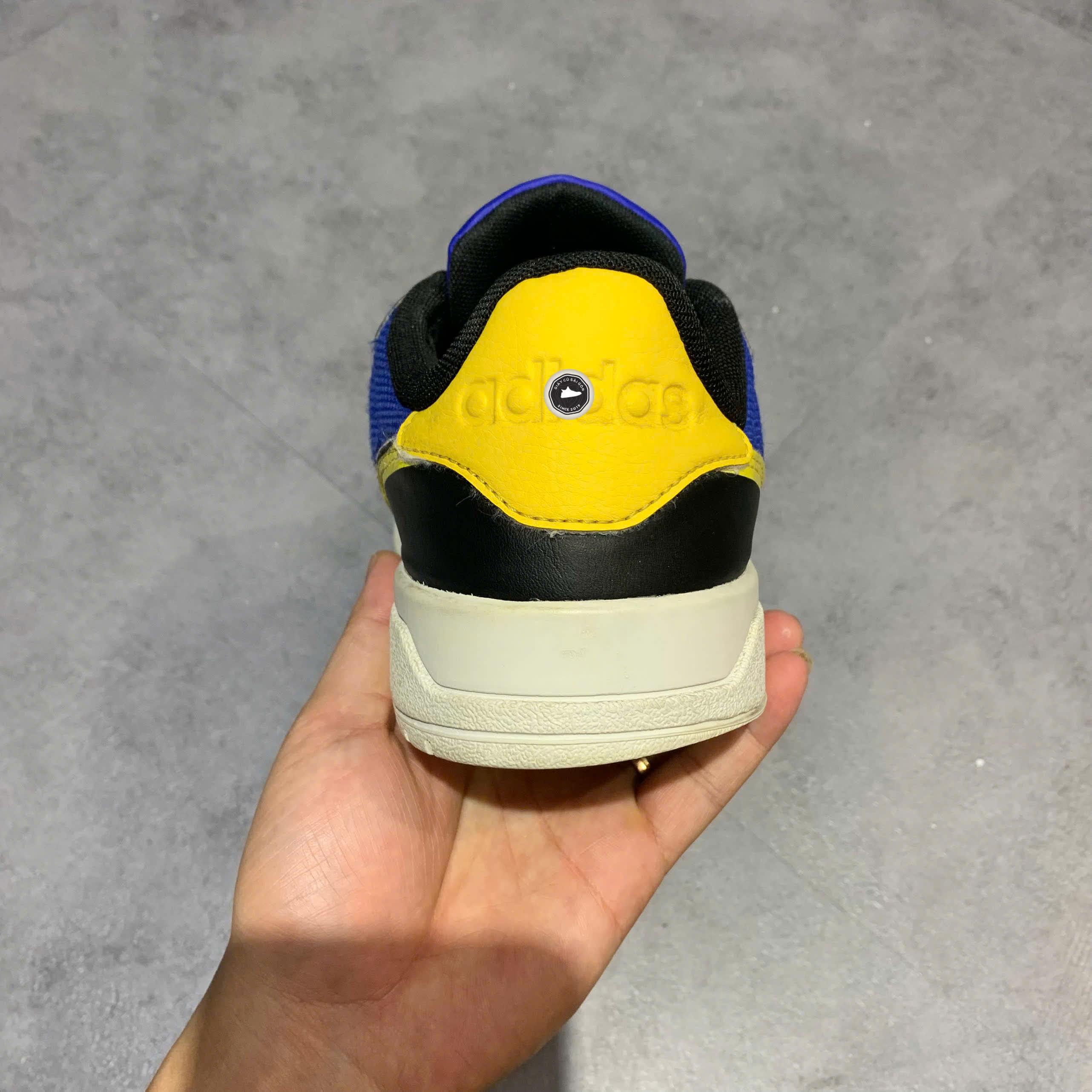ADIDAS ENTRAP 'WHITE YELLOW BLUE' GW7007 SIZE 42 GIÀY 2HAND CHÍNH HÃNG