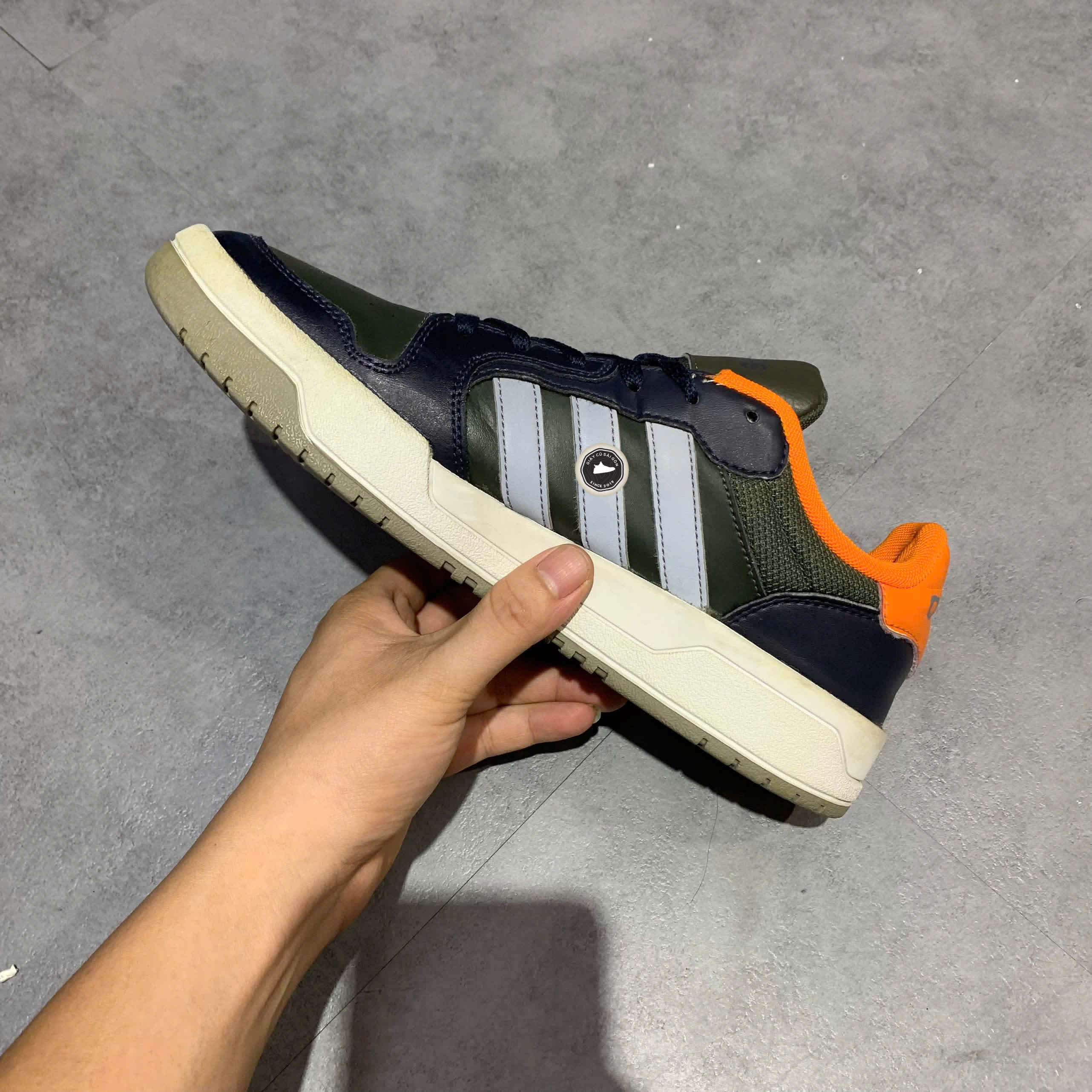 ADIDAS ENTRAP 'BLACK ORANGE' EH1478 SIZE 42 GIÀY 2HAND CHÍNH HÃNG