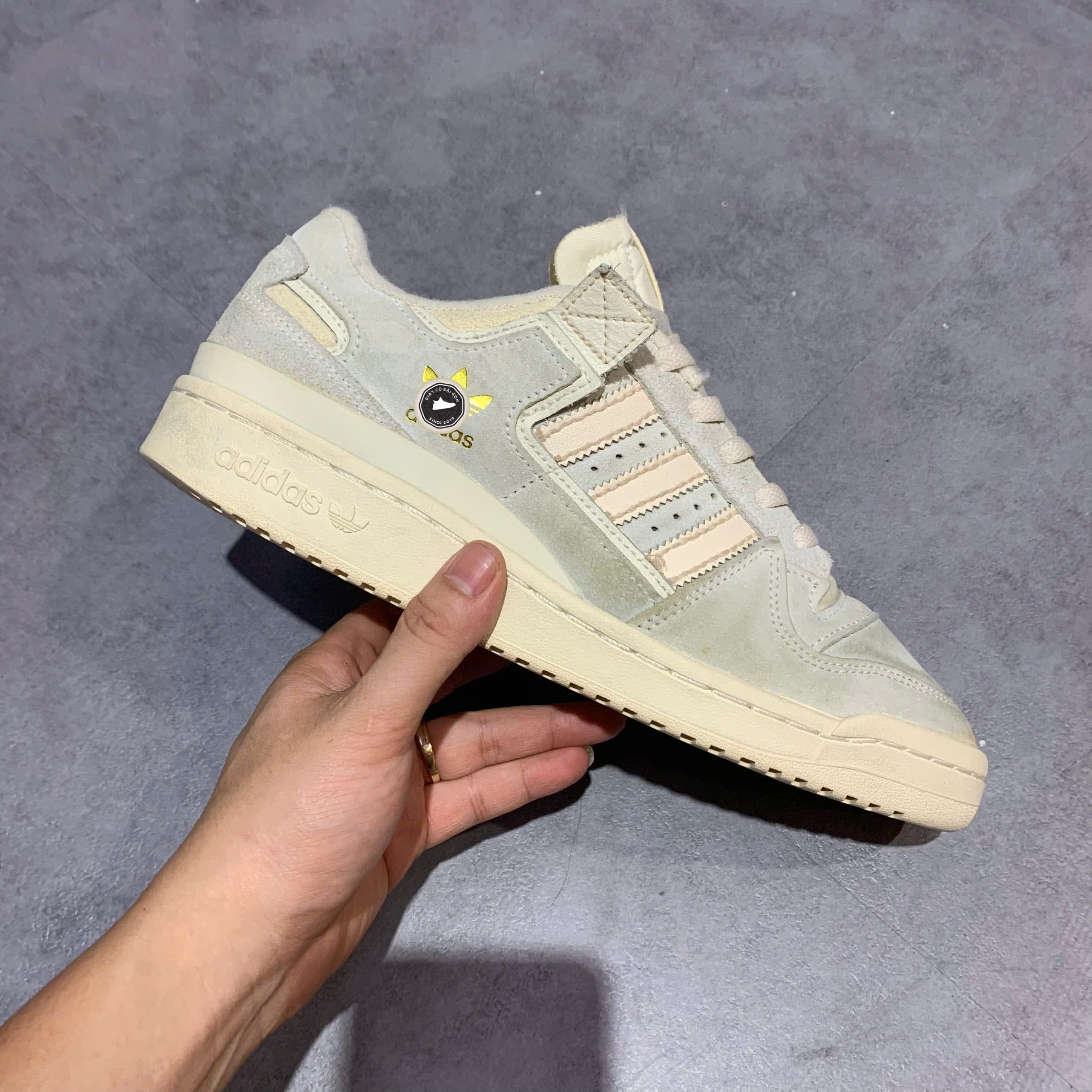 ADIDAS FORUM 84 LOW 'OFF WHITE' GW0299 SIZE 43 1/3 – GIÀY 2HAND CHÍNH HÃNG