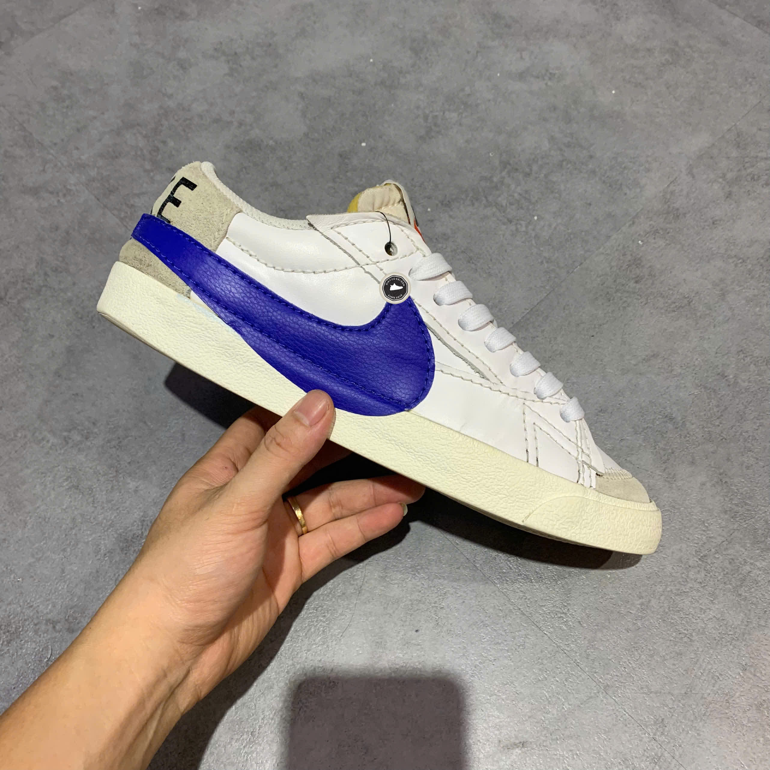 NIKE BLAZER LOW '77 JUMBO 'WHITE OLD ROYAL' DQ8768-100 SIZE 44 – GIÀY 2HAND CHÍNH HÃNG