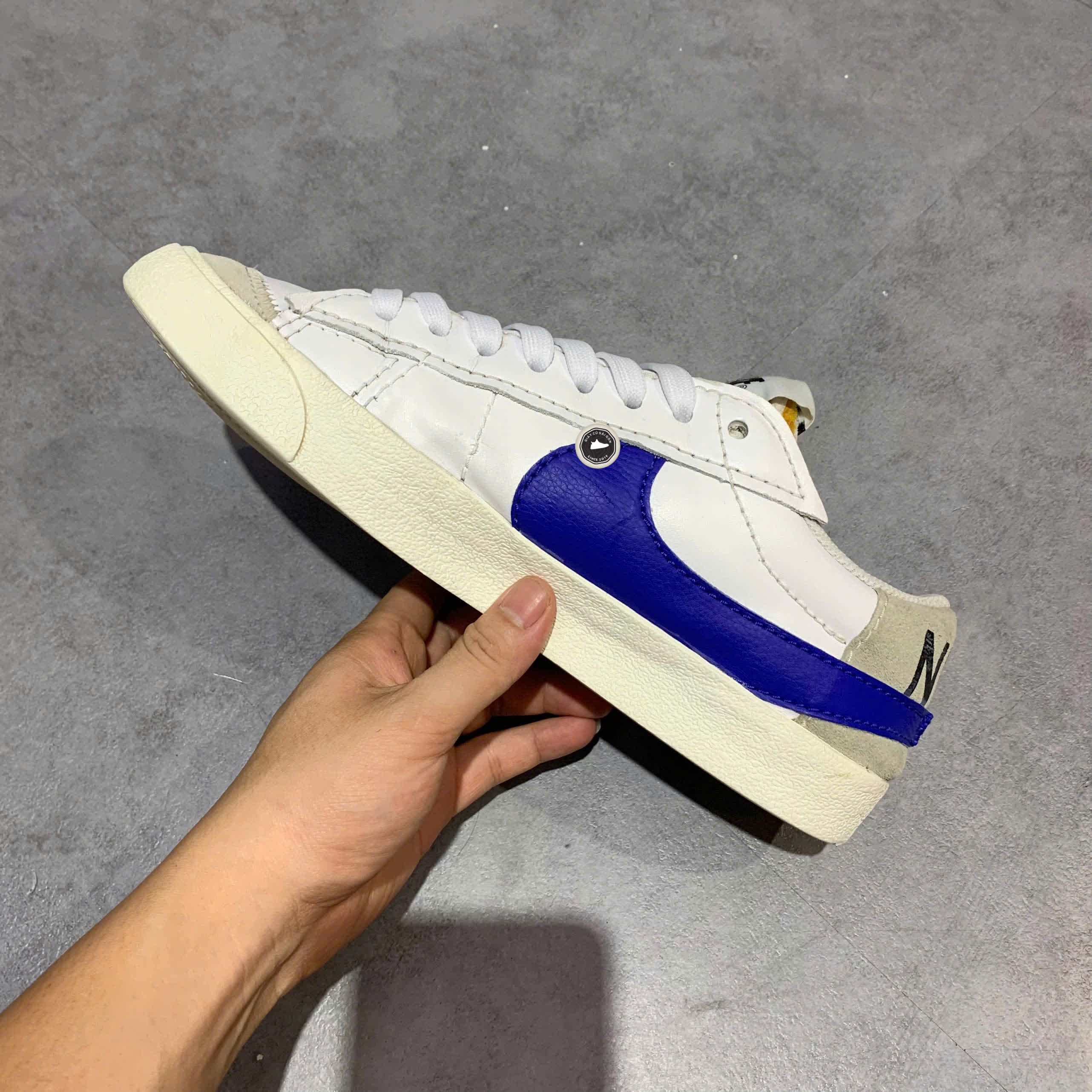 NIKE BLAZER LOW '77 JUMBO 'WHITE OLD ROYAL' DQ8768-100 SIZE 44 – GIÀY 2HAND CHÍNH HÃNG