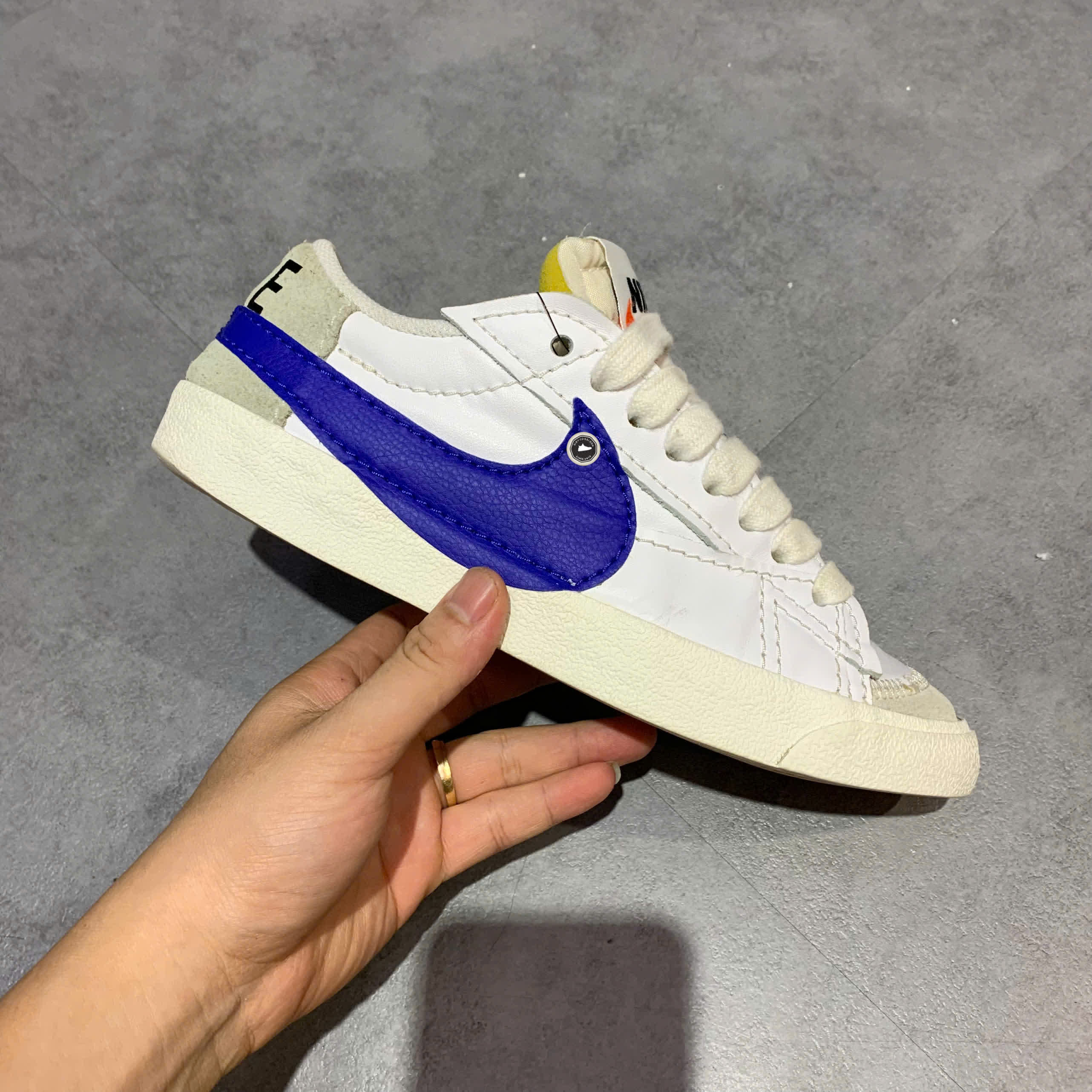NIKE BLAZER LOW '77 JUMBO WHITE OLD ROYAL DQ8768-100 SIZE 40.5 GIÀY 2HAND CHÍNH HÃNG