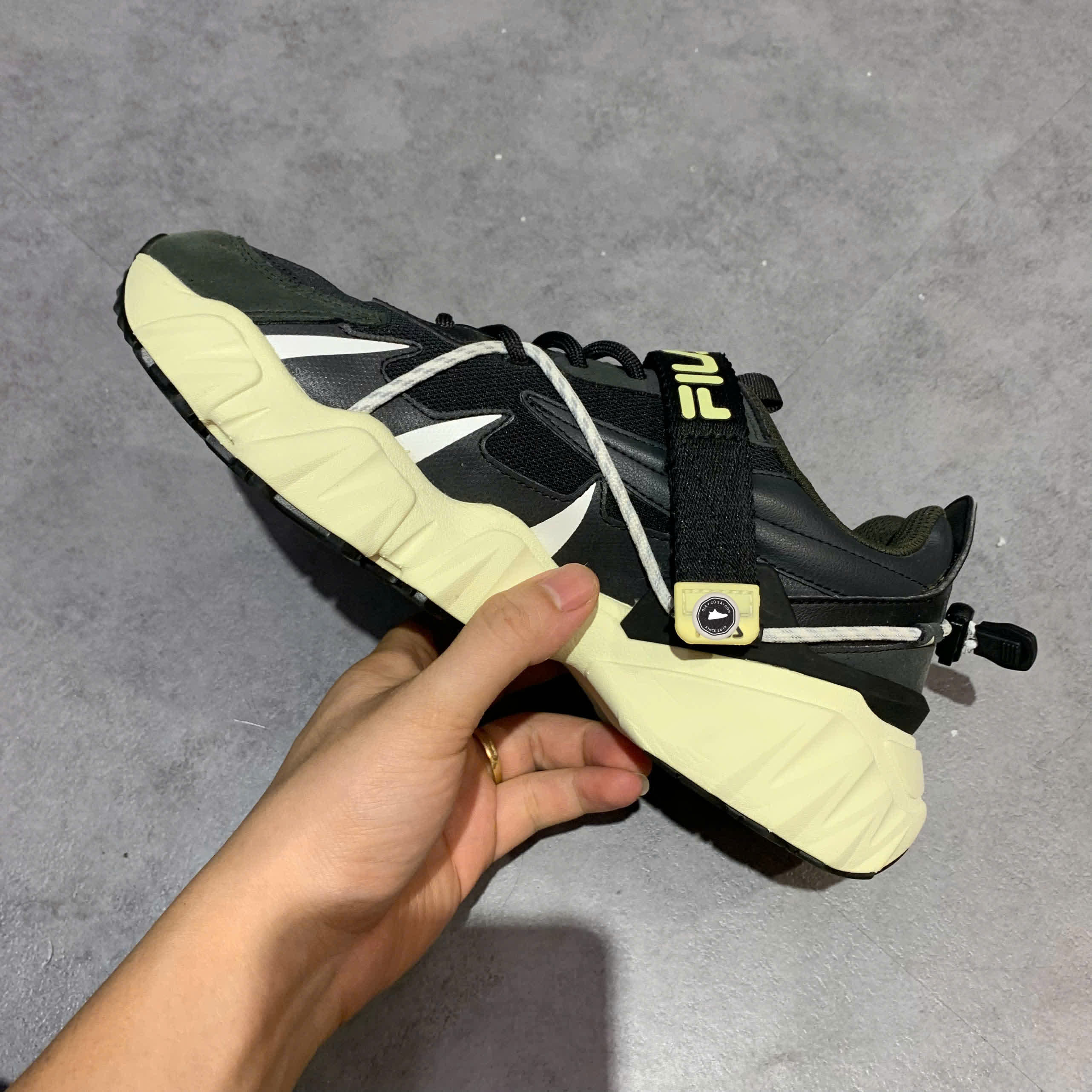 FILA BEAST XT F12M231123FBK SIZE 40.5 GIÀY 2HAND