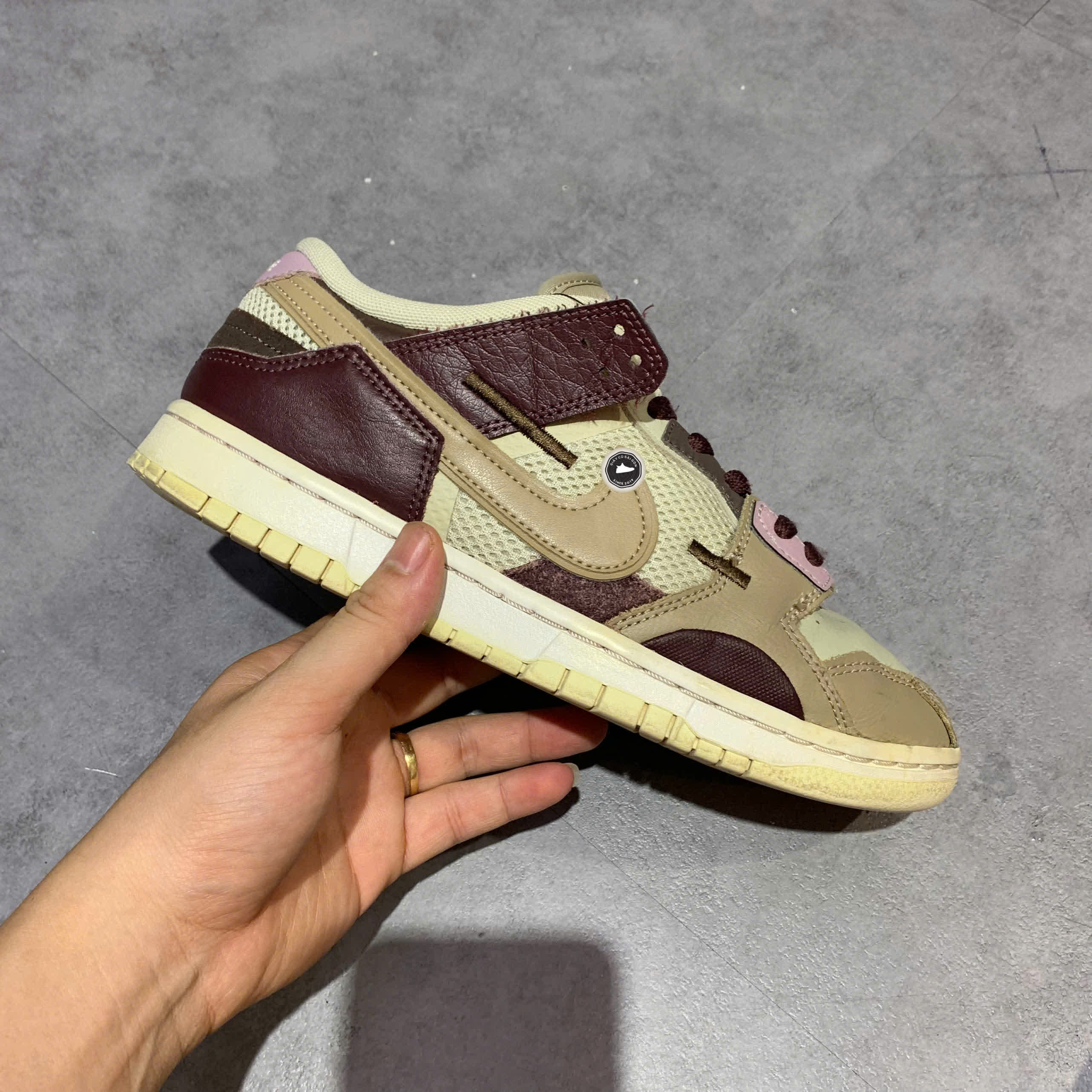 NIKE DUNK LOW SCRAP 'LATTE' DH7450-100 SIZE 40 – GIÀY 2HAND