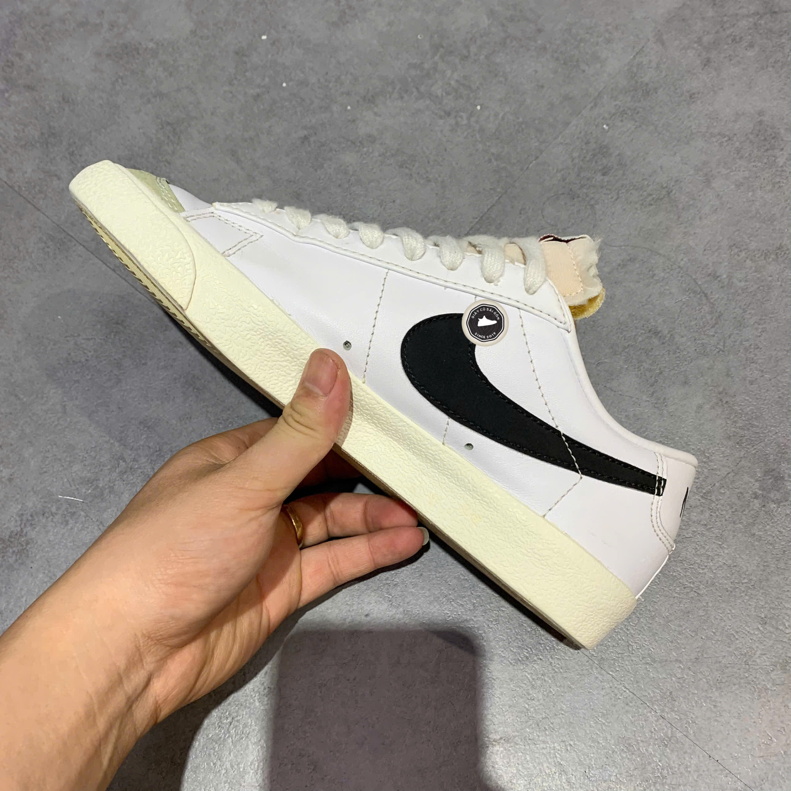 NIKE BLAZER LOW '77 VINTAGE WHITE/BLACK DA6364-101 SIZE 40.5 GIÀY 2HAND CHÍNH HÃNG