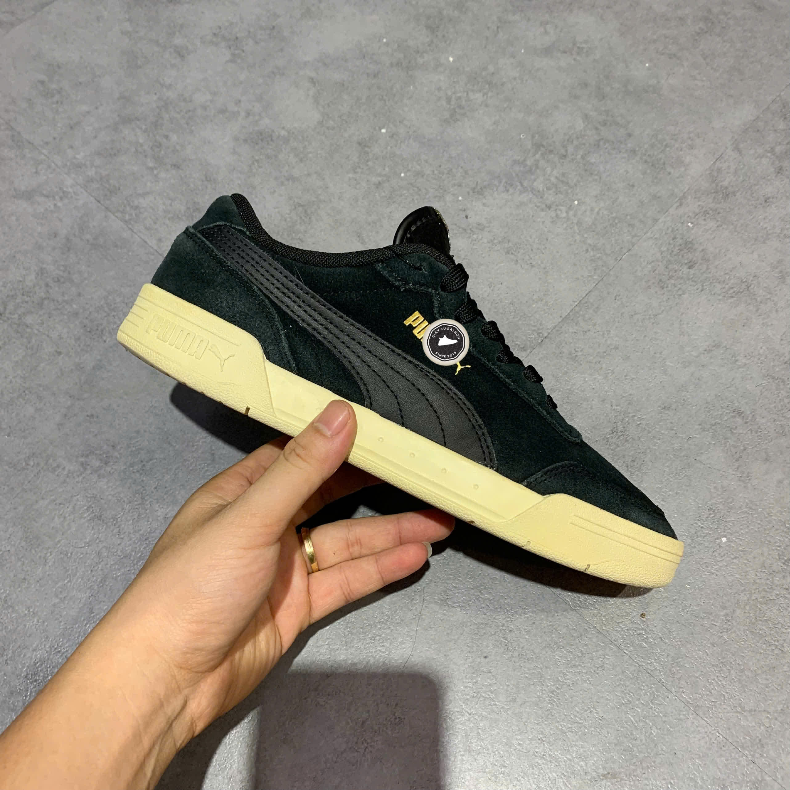 PUMA CARACAL SUEDE 'BLACK WHITE GOLD' 370304-12 SIZE 40 GIÀY 2HAND CHÍNH HÃNG