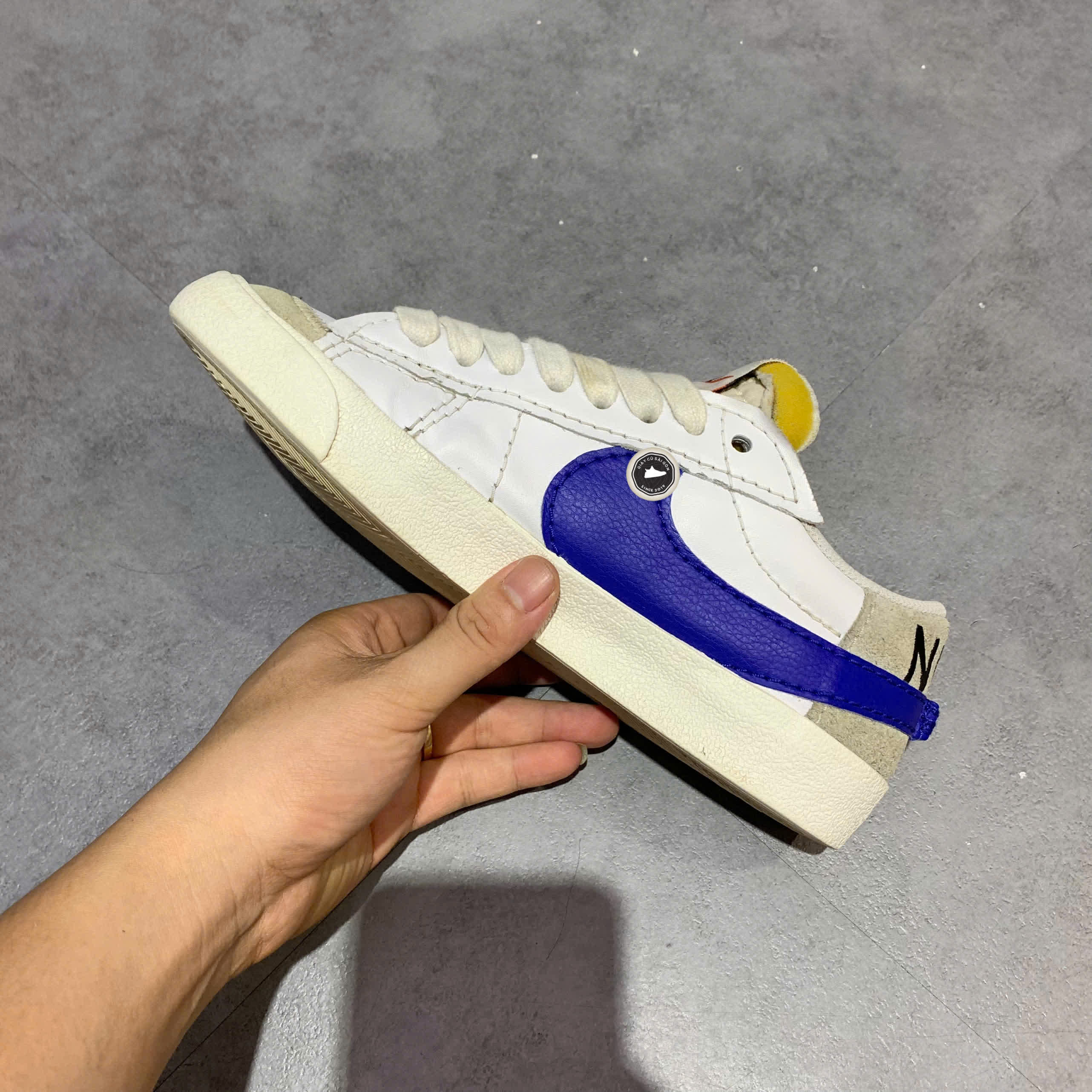 NIKE BLAZER LOW '77 JUMBO 'WHITE OLD ROYAL' DQ8768-100 SIZE 40 GIÀY 2HAND CHÍNH HÃNG