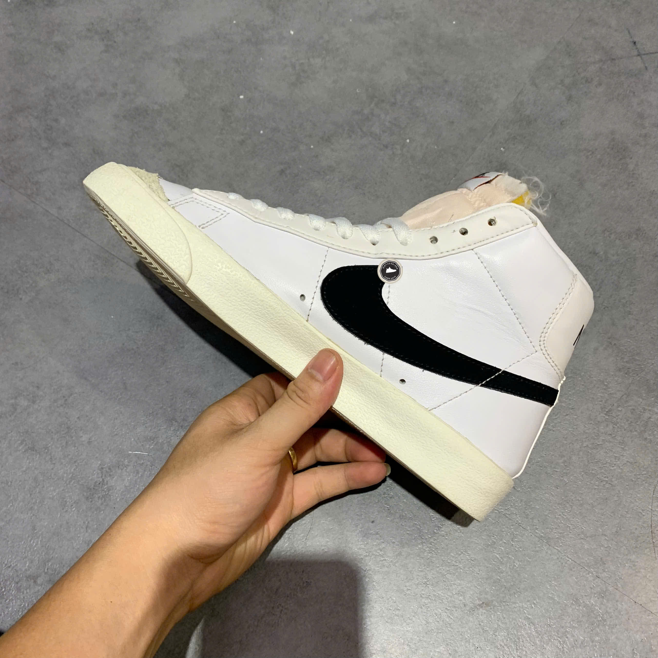 NIKE BLAZER MID '77 VINTAGE WHITE BLACK BQ6806-100 SIZE 40 – GIÀY 2HAND