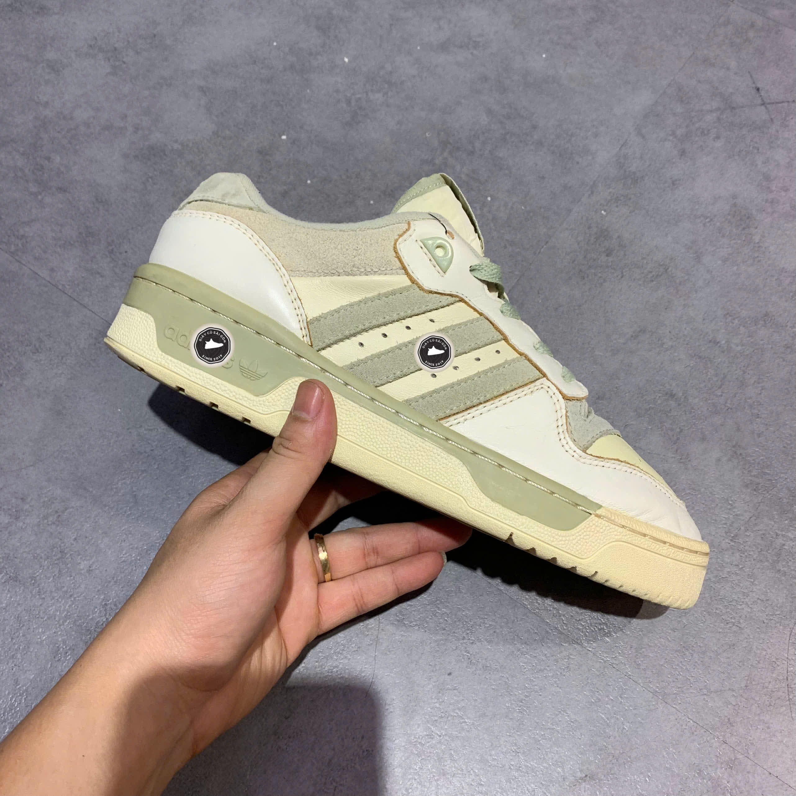 ADIDAS RIVALRY LOW PREMIUM 'WHITE LIGHT GREEN' FX9448 SIZE 40 2/3 GIÀY 2HAND CHÍNH HÃNG