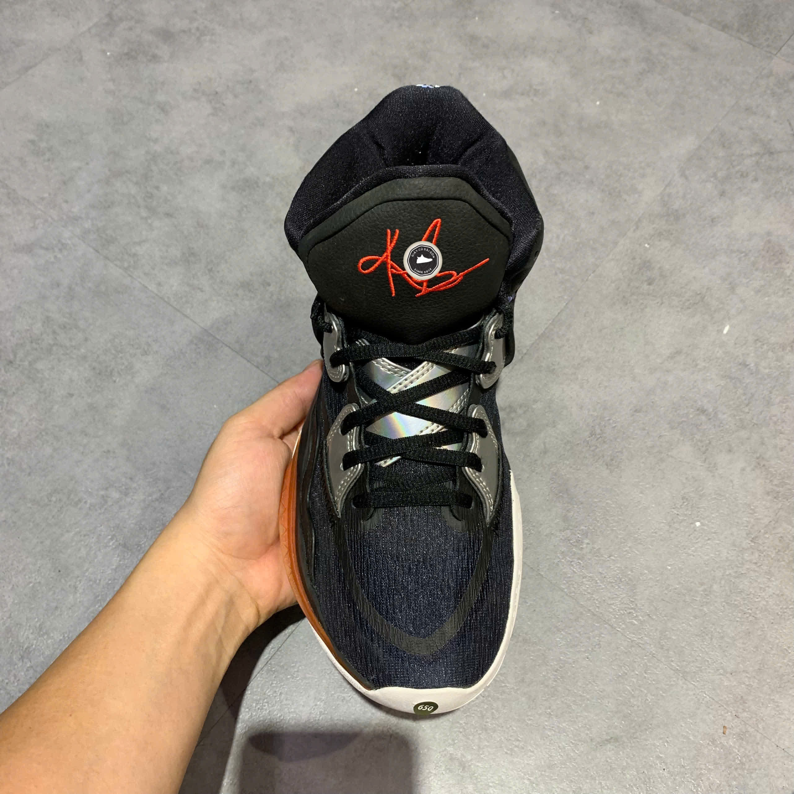 NIKE KYRIE INFINITY EP ‘FIRE AND ICE’ – DC9134‑001 – SIZE 40 – GIÀY 2HAND CHÍNH HÃNG