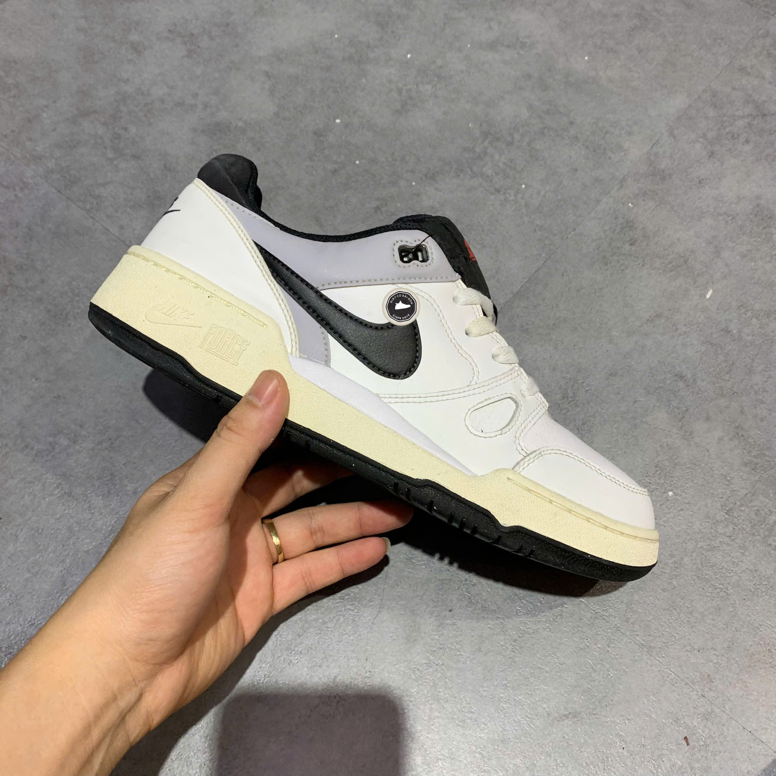 NIKE FULL FORCE LOW 'WHITE/BLACK/PEWTER' FB1362-101 SIZE 41 GIÀY 2HAND