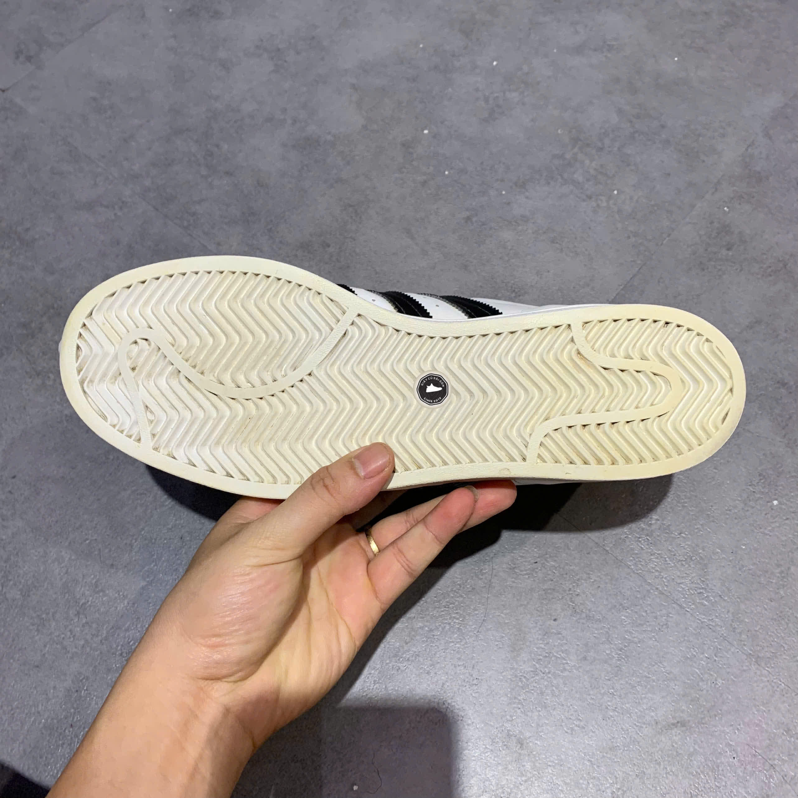 ADIDAS SUPERSTAR “WHITE/BLACK” EG4958 SIZE 41 1/3 – GIÀY 2HAND CHÍNH HÃNG