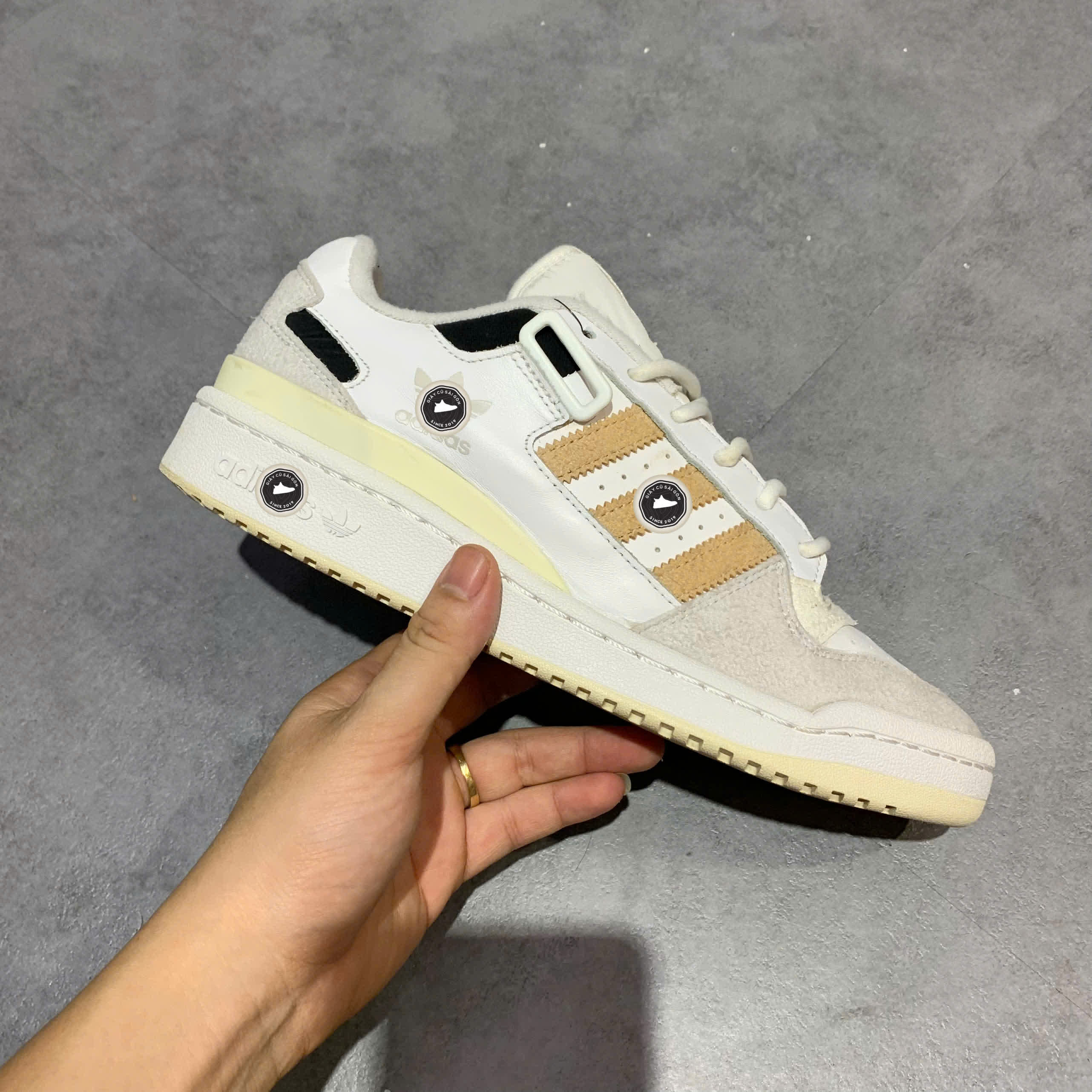 ADIDAS FORUM LOW 'WHITE MAGIC BEIGE' GW7107 SIZE 41 1/3 GIÀY 2HAND