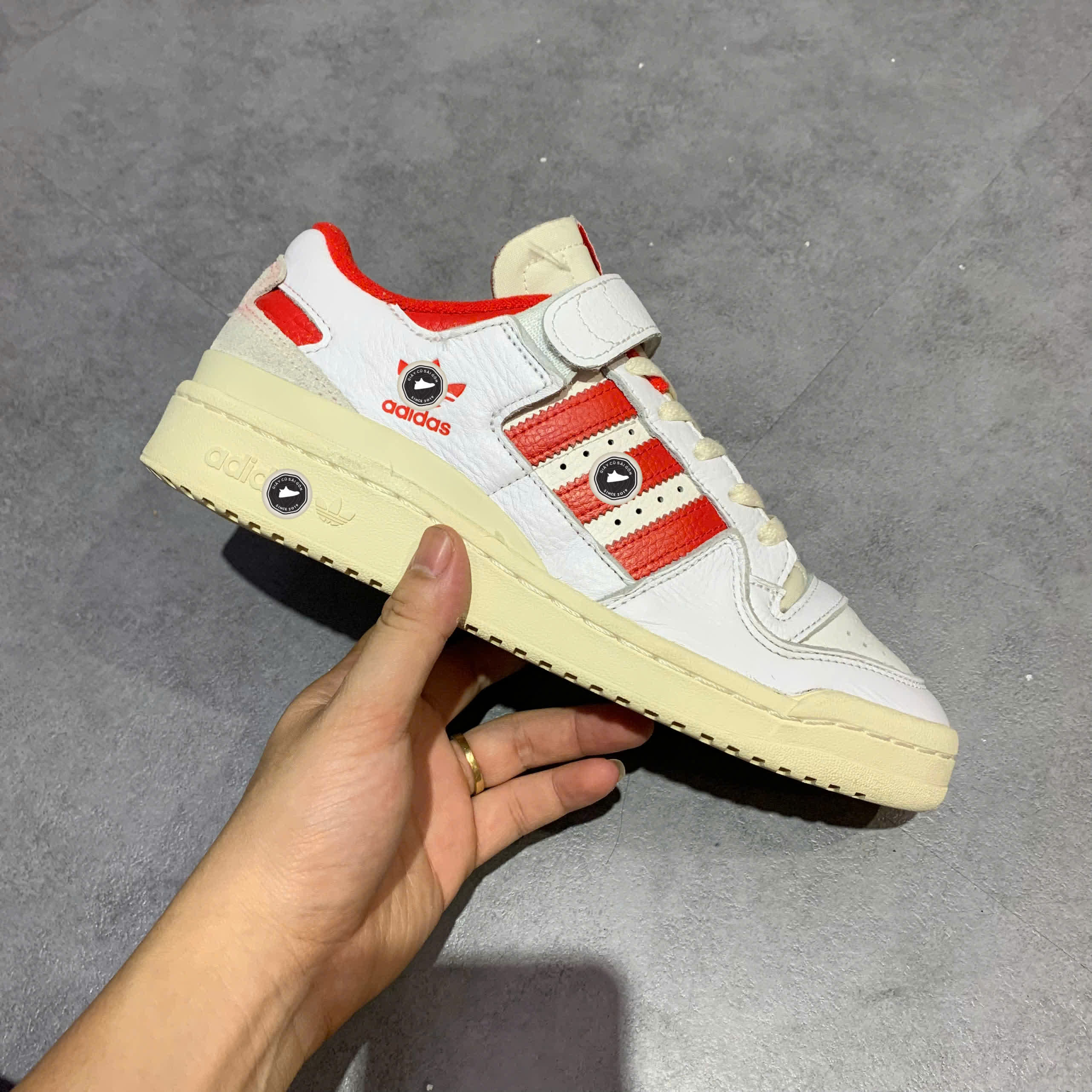 ADIDAS FORUM 84 LOW WHITE CREAM RED GY5848 SIZE 41 1/3 GIÀY 2HAND