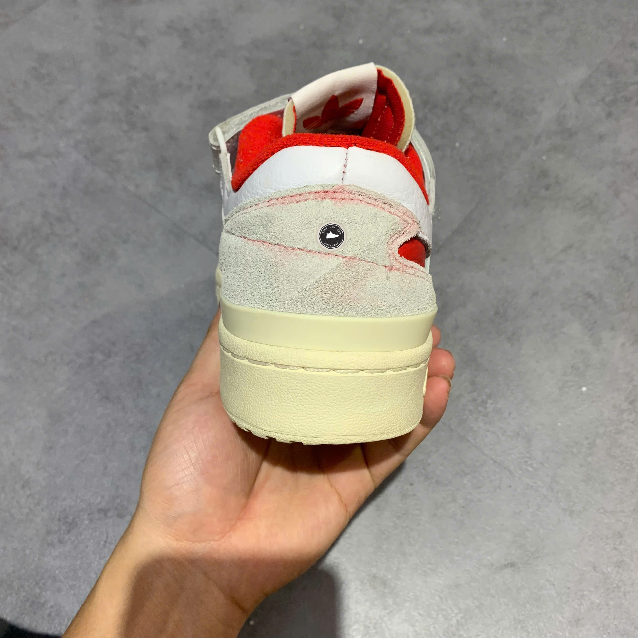ADIDAS FORUM 84 LOW WHITE CREAM RED GY5848 SIZE 41 1/3 GIÀY 2HAND