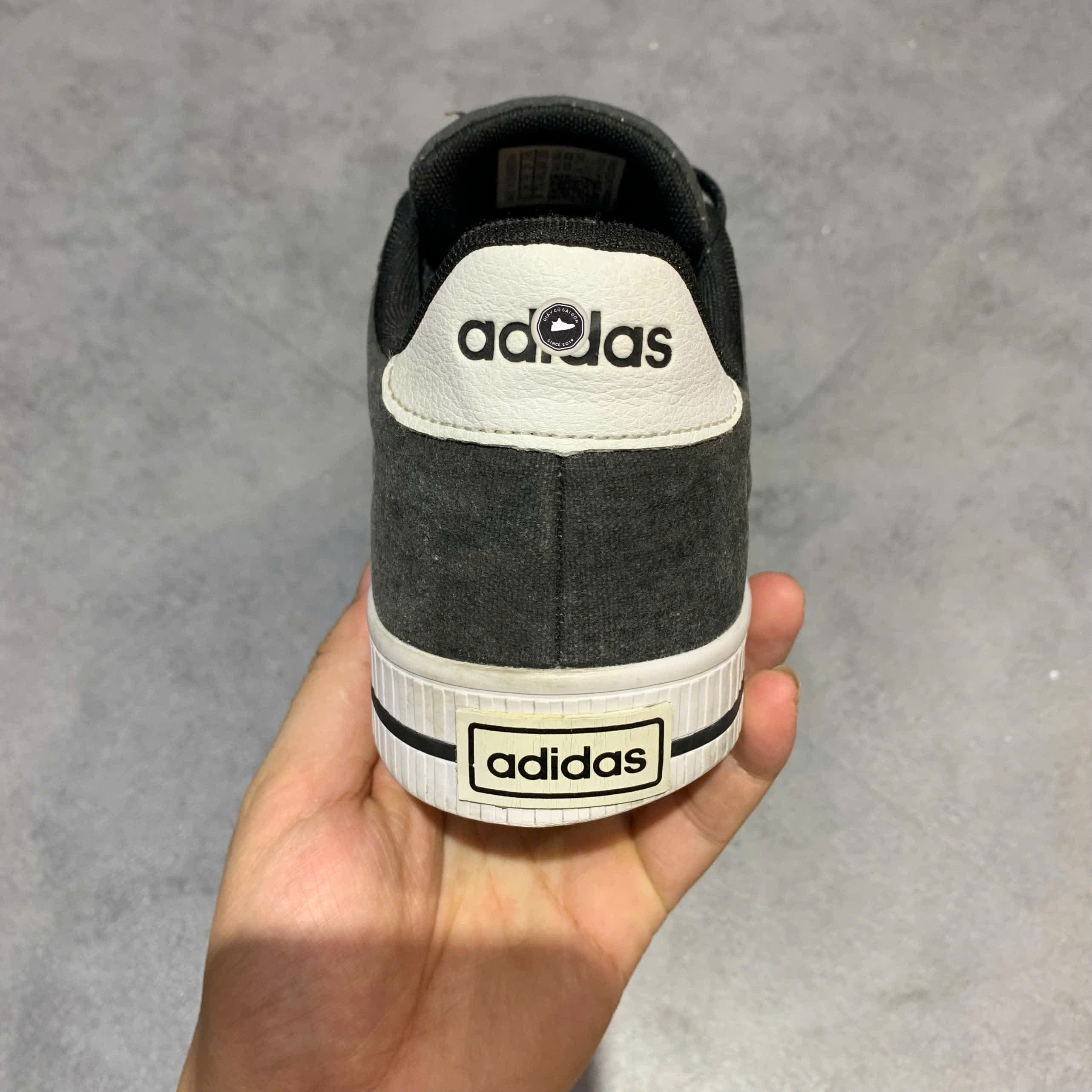 ADIDAS DAILY 3.0 'CORE BLACK CLOUD WHITE CORE BLACK' FW7033 SIZE 41 1/3 GIÀY 2HAND CHÍNH HÃNG