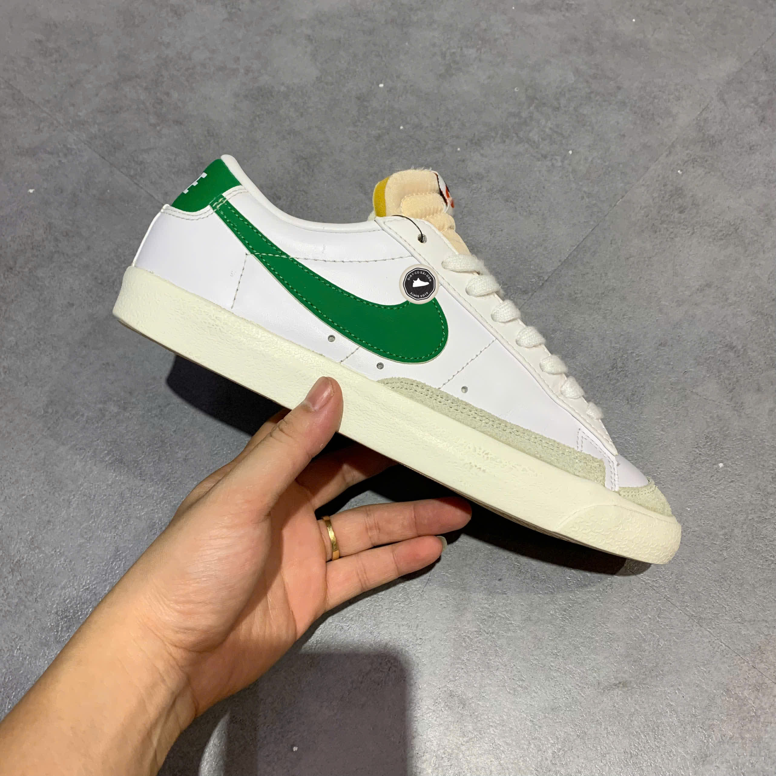 NIKE BLAZER LOW ’77 VINTAGE ’PINE GREEN’ DA6364-115 SIZE 41 GIÀY 2HAND CHÍNH HÃNG