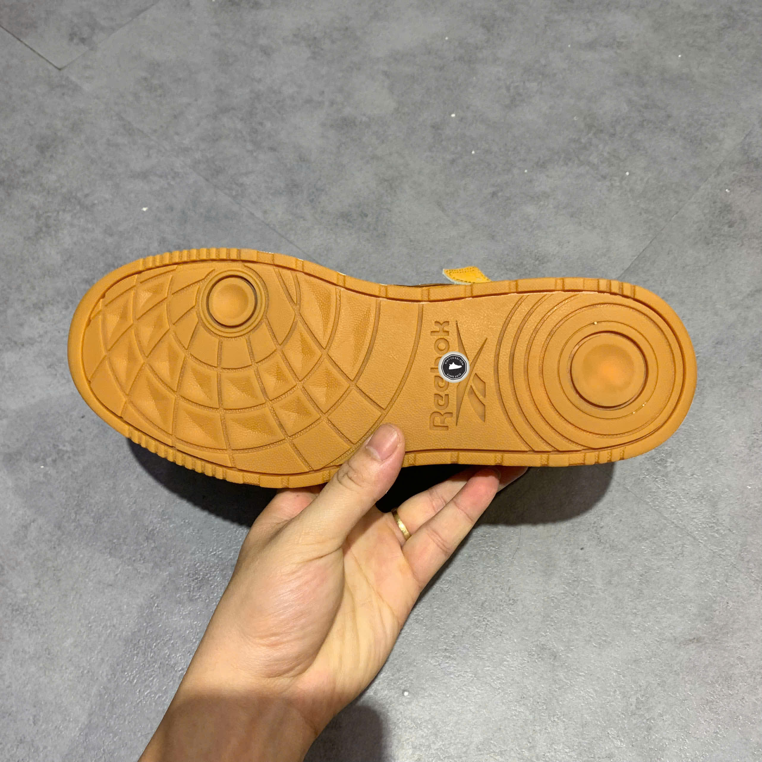 REEBOK RESONATOR MID RADIANT OCHRE GY6038 SIZE 41 GIÀY 2HAND CHÍNH HÃNG