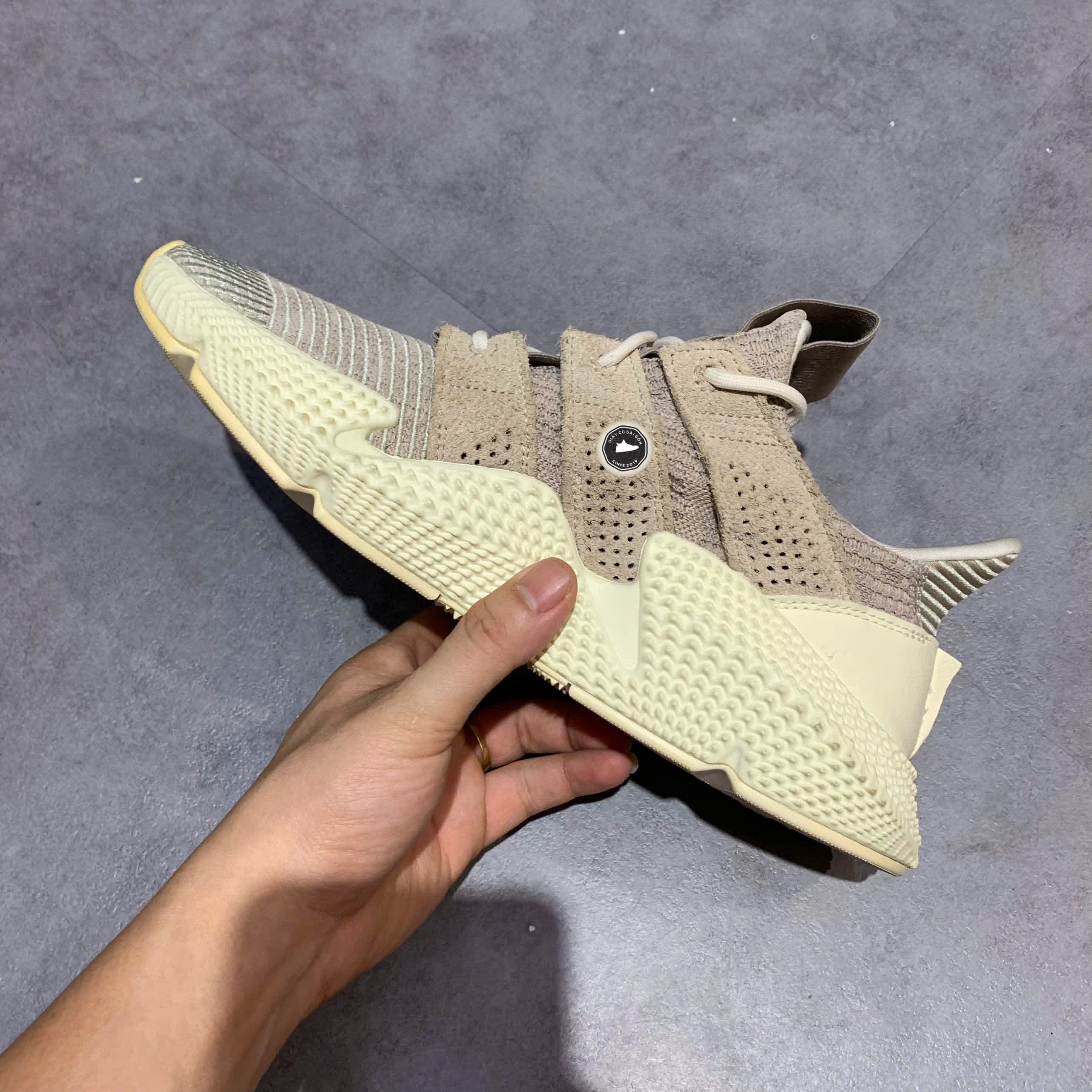 ADIDAS PROPHERE ‘GREY KHAKI’ JI0429 SIZE 41 1/3 GIÀY 2HAND CHÍNH HÃNG