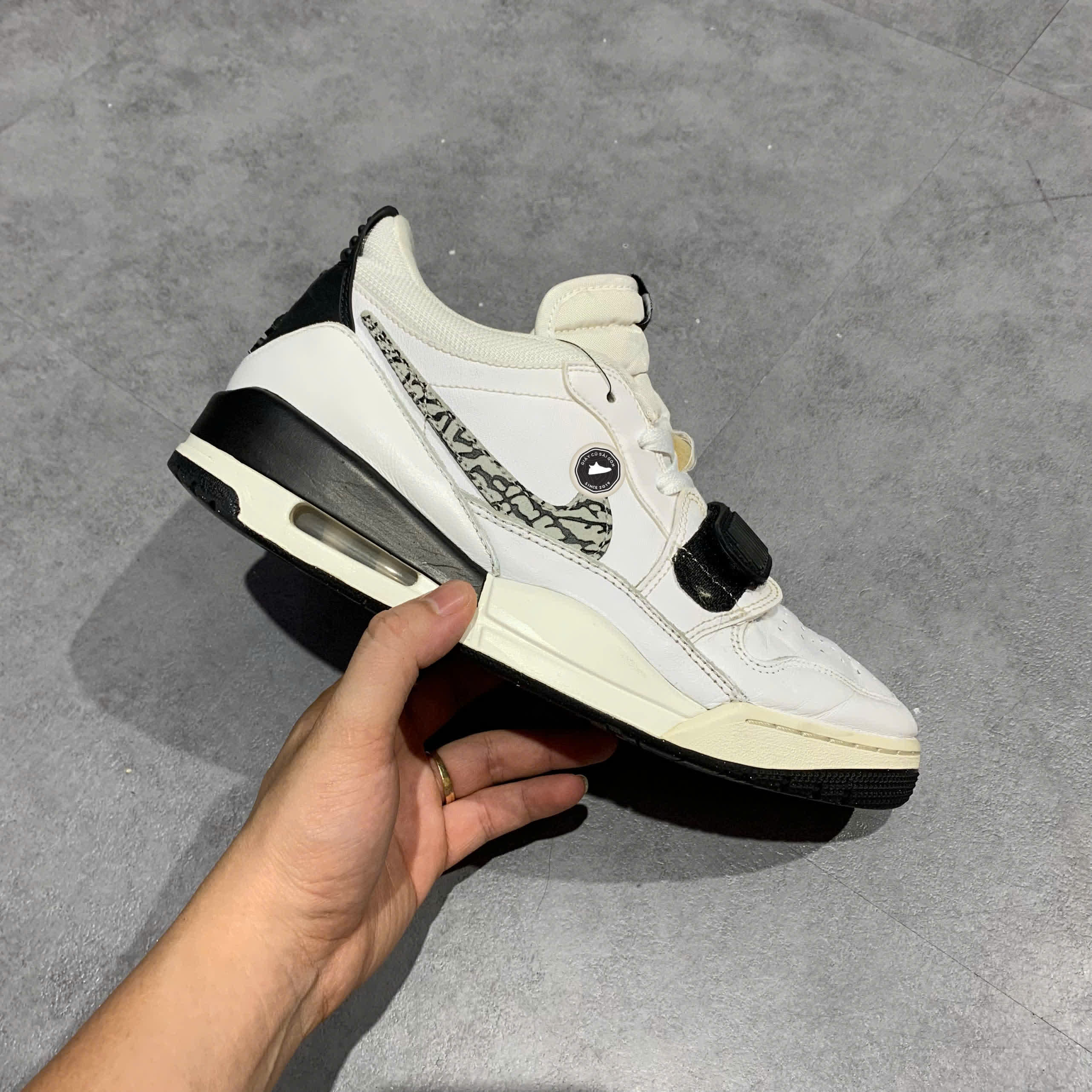 NIKE AIR JORDAN LEGACY 312 LOW “ELEPHANT SWOOSH” CD7069 110 – GIÀY 2HAND CHÍNH HÃNG PVN19508